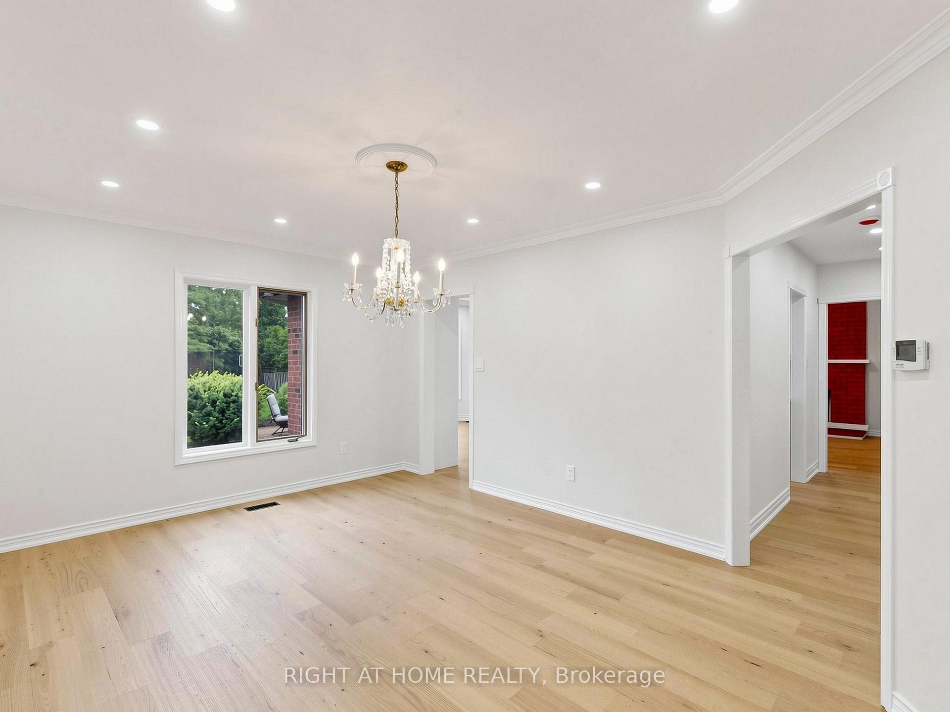 Photo 11 of 2920 Kingsway Drive, Oakville, Clearview — HOMEH