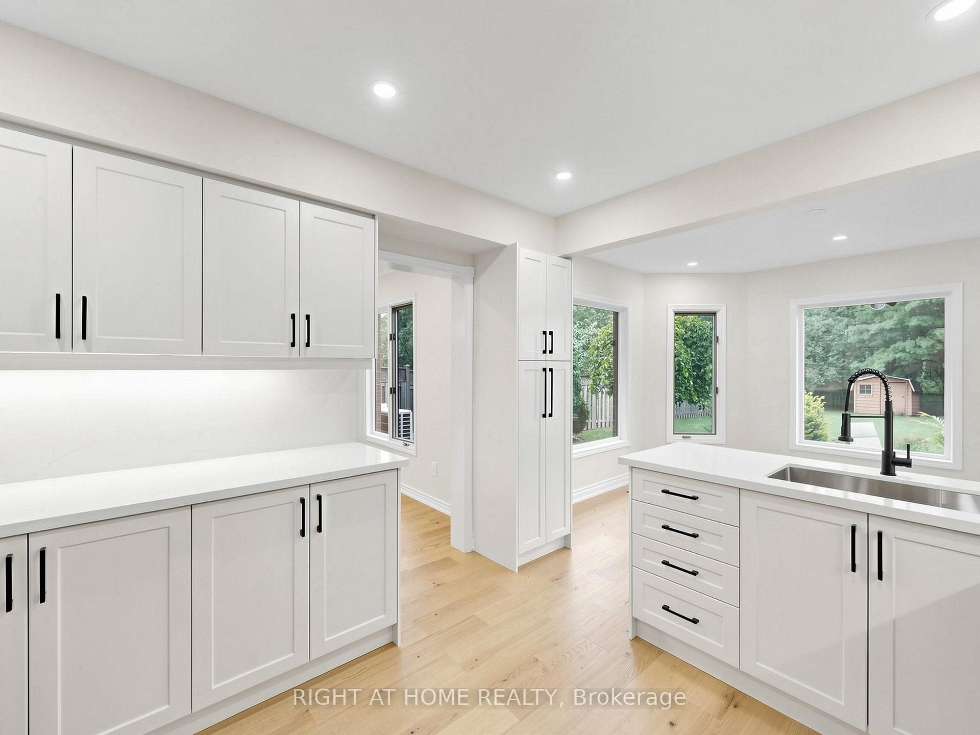 Photo 20 of 2920 Kingsway Drive, Oakville, Clearview — HOMEH