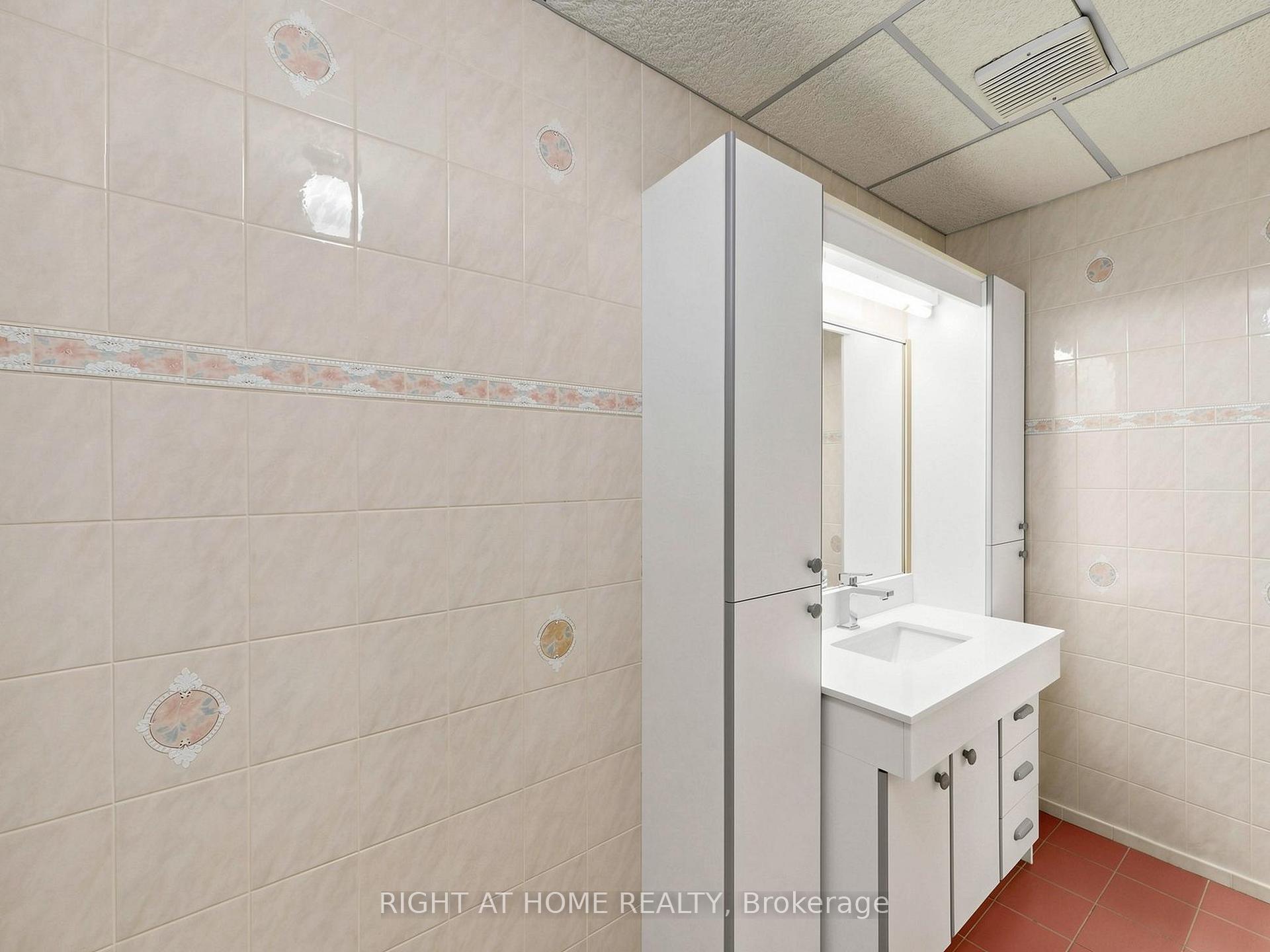 Photo 50 of 2920 Kingsway Drive, Oakville, Clearview — HOMEH