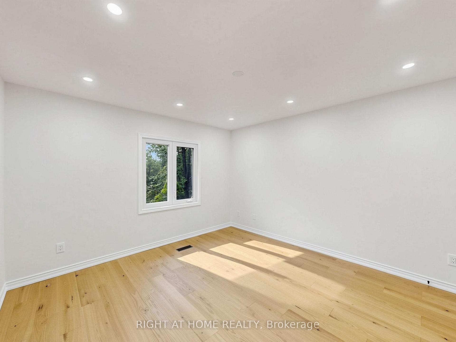 Photo 40 of 2920 Kingsway Drive, Oakville, Clearview — HOMEH