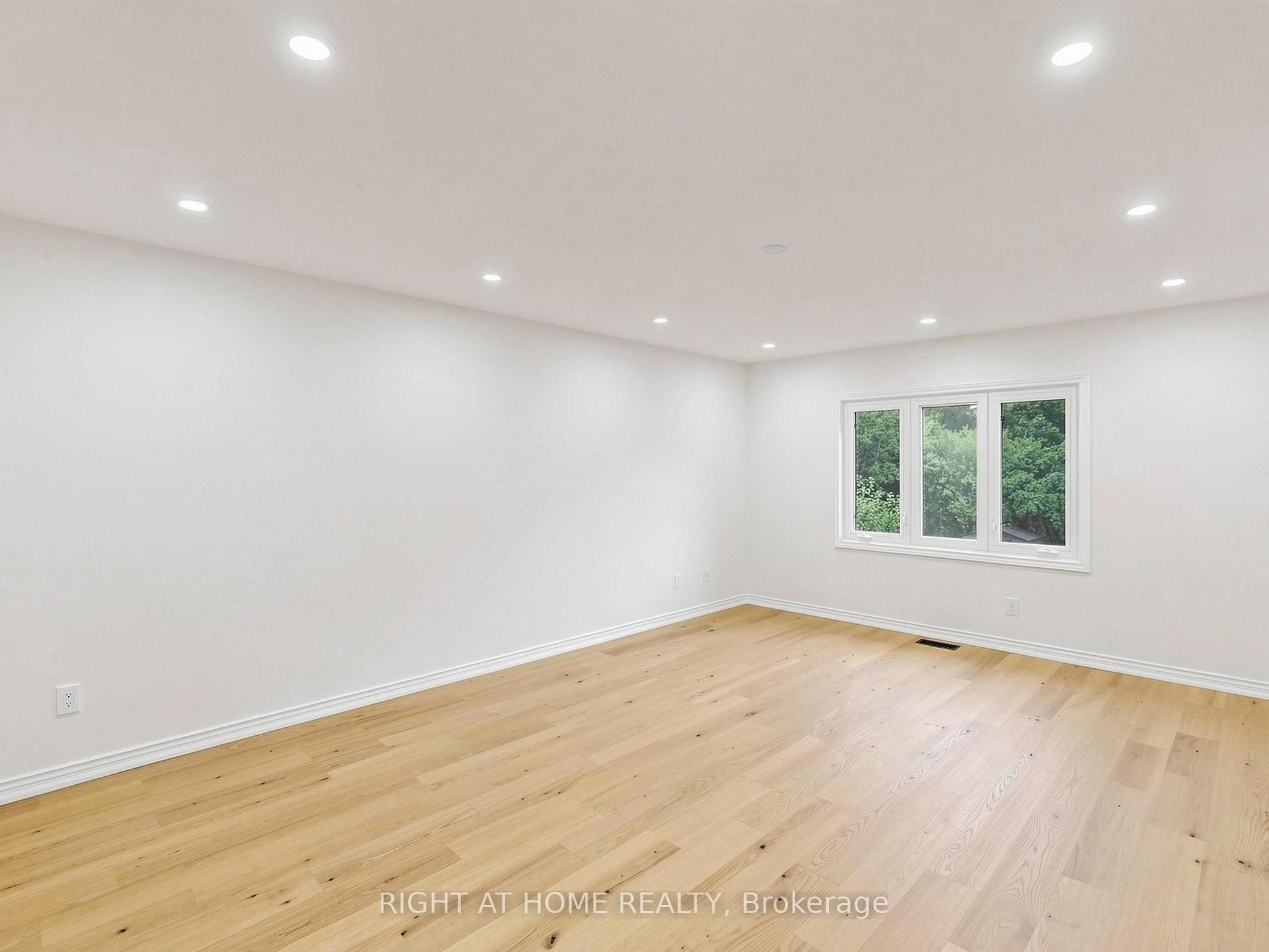 Photo 30 of 2920 Kingsway Drive, Oakville, Clearview — HOMEH