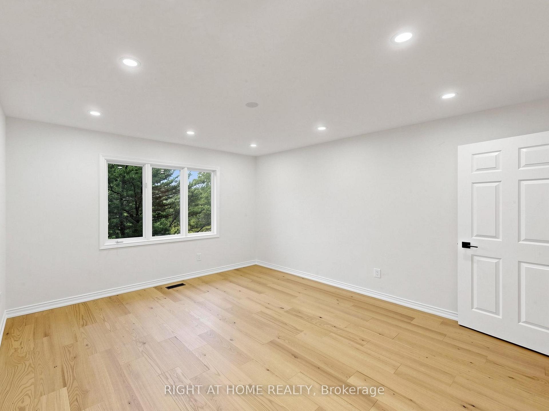 Photo 41 of 2920 Kingsway Drive, Oakville, Clearview — HOMEH