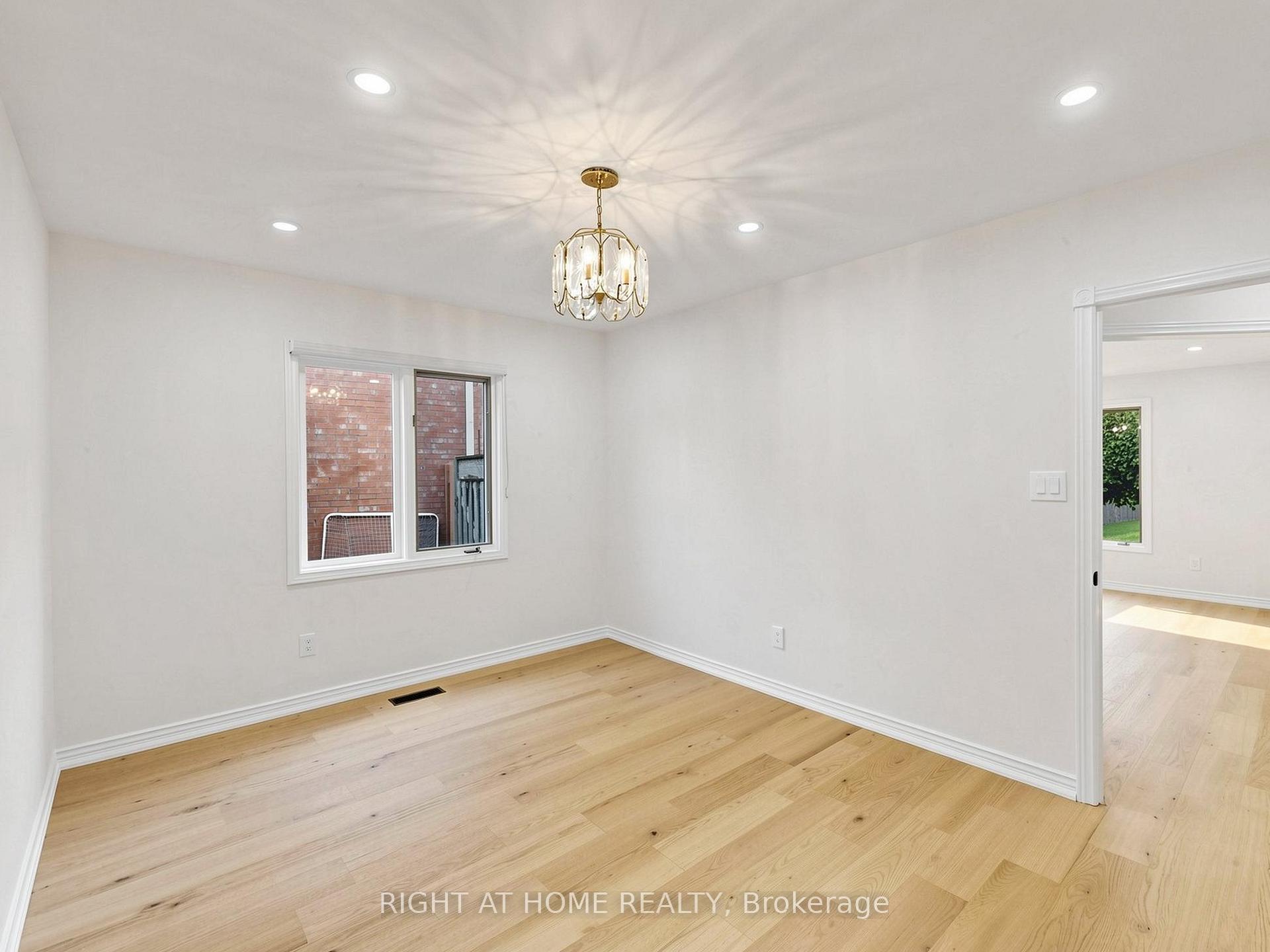 Photo 14 of 2920 Kingsway Drive, Oakville, Clearview — HOMEH