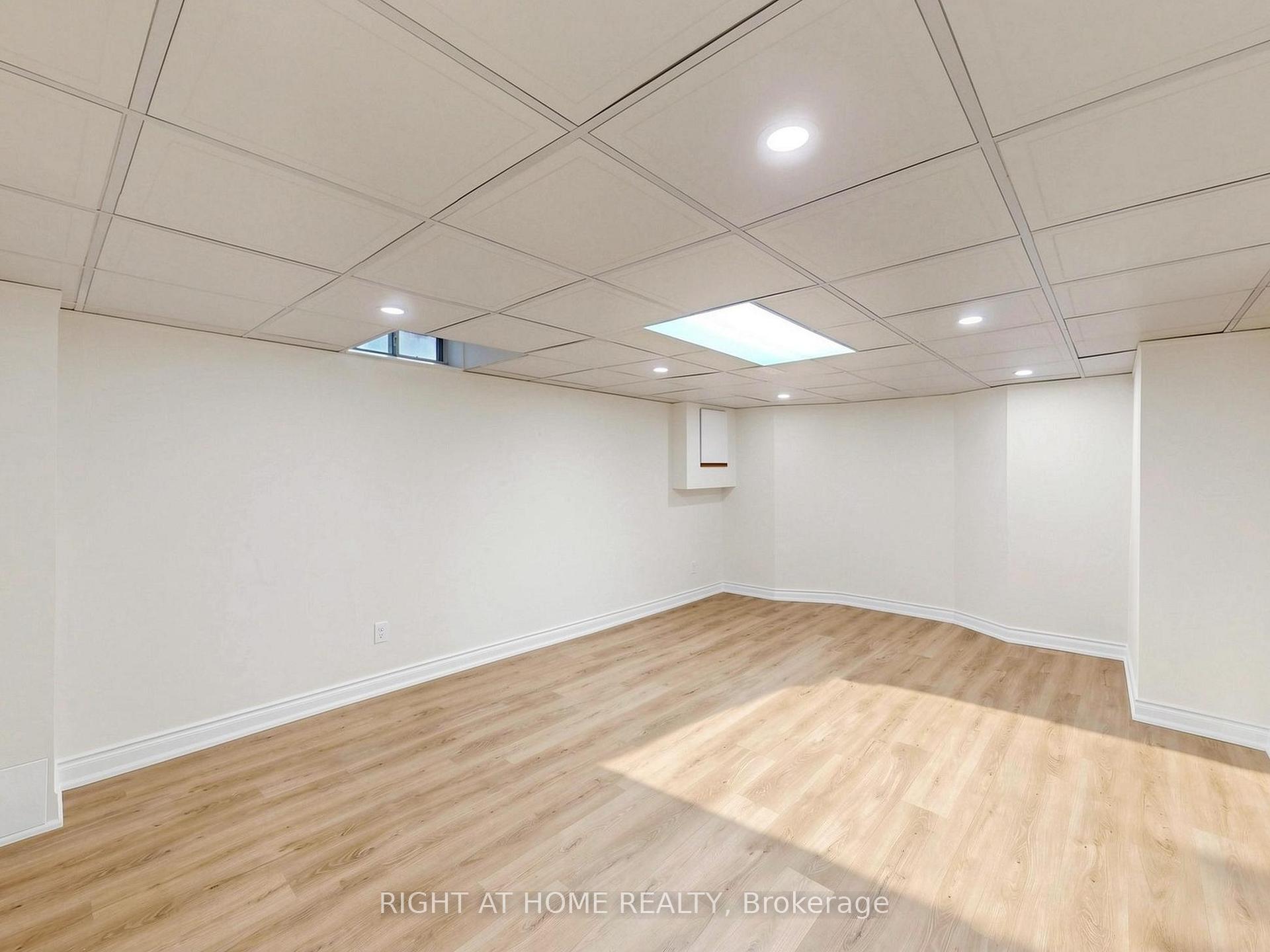 Photo 49 of 2920 Kingsway Drive, Oakville, Clearview — HOMEH