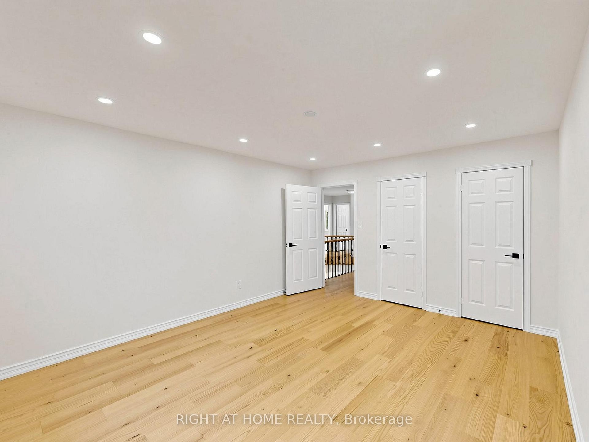 Photo 42 of 2920 Kingsway Drive, Oakville, Clearview — HOMEH