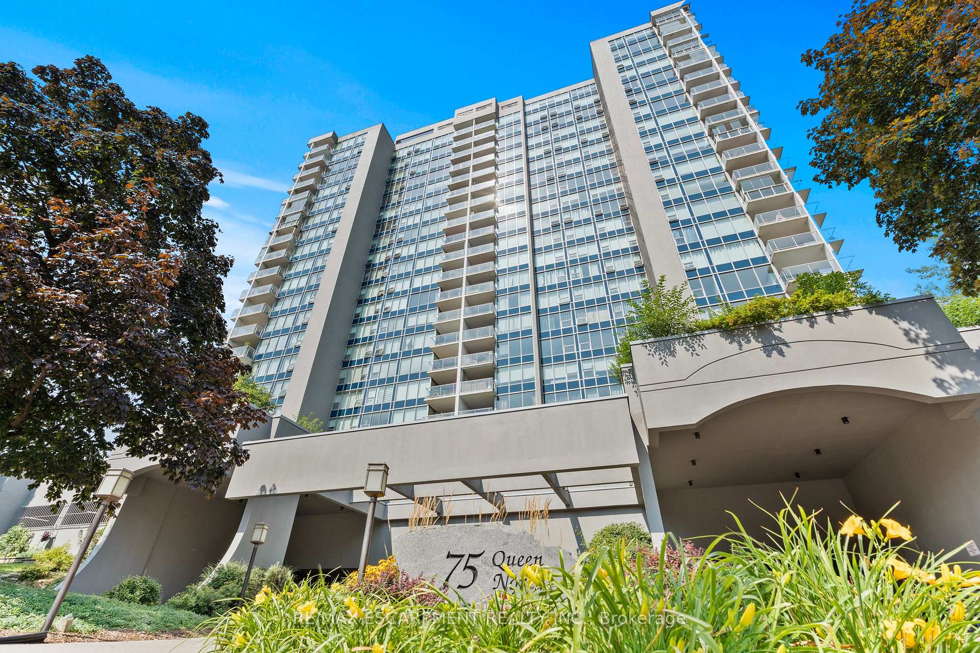 Photo of Unit 2206, 75 Queen Street N
