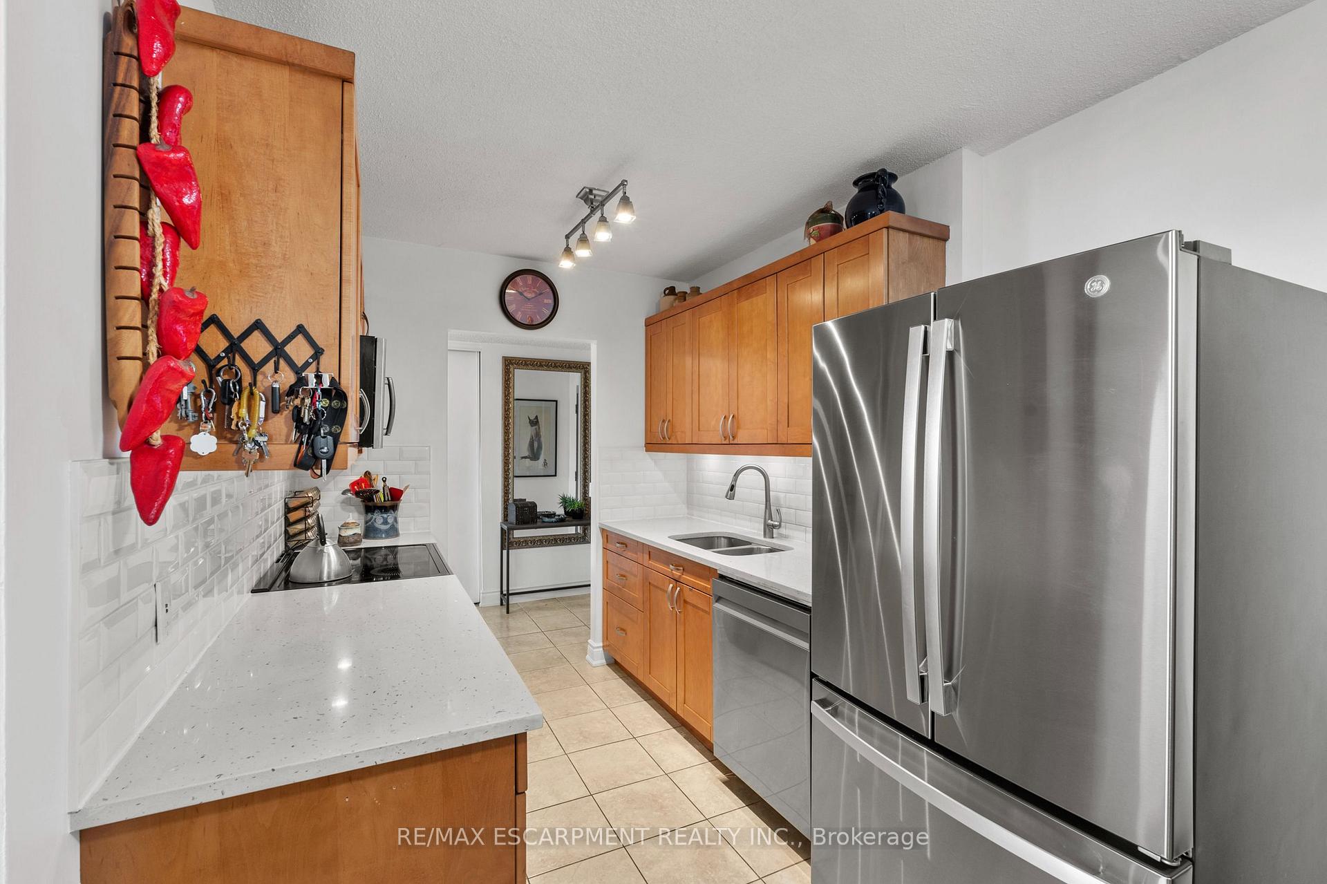 Photo 6 of Unit 2206, 75 Queen Street N, Hamilton, Strathcona — HOMEH