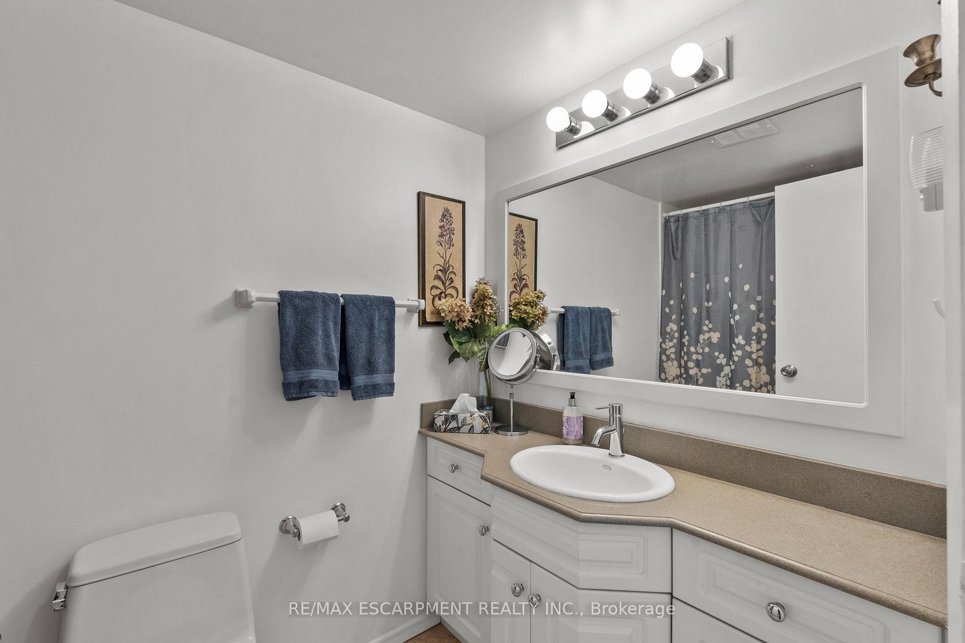 Photo 17 of Unit 2206, 75 Queen Street N, Hamilton, Strathcona — HOMEH