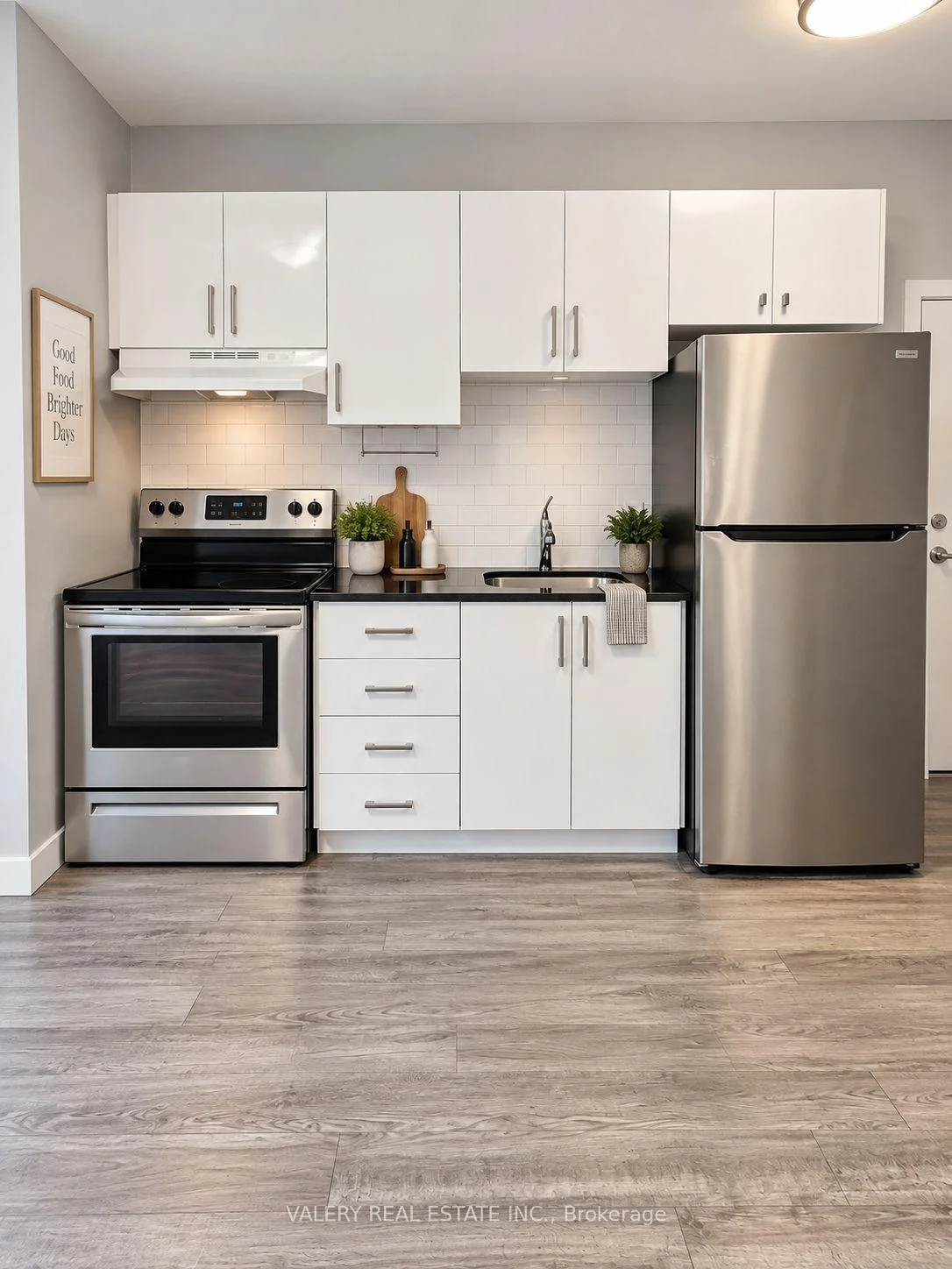 Photo 5 of Unit 4, 205 Gerrard Street E, Toronto, Moss Park — HOMEH