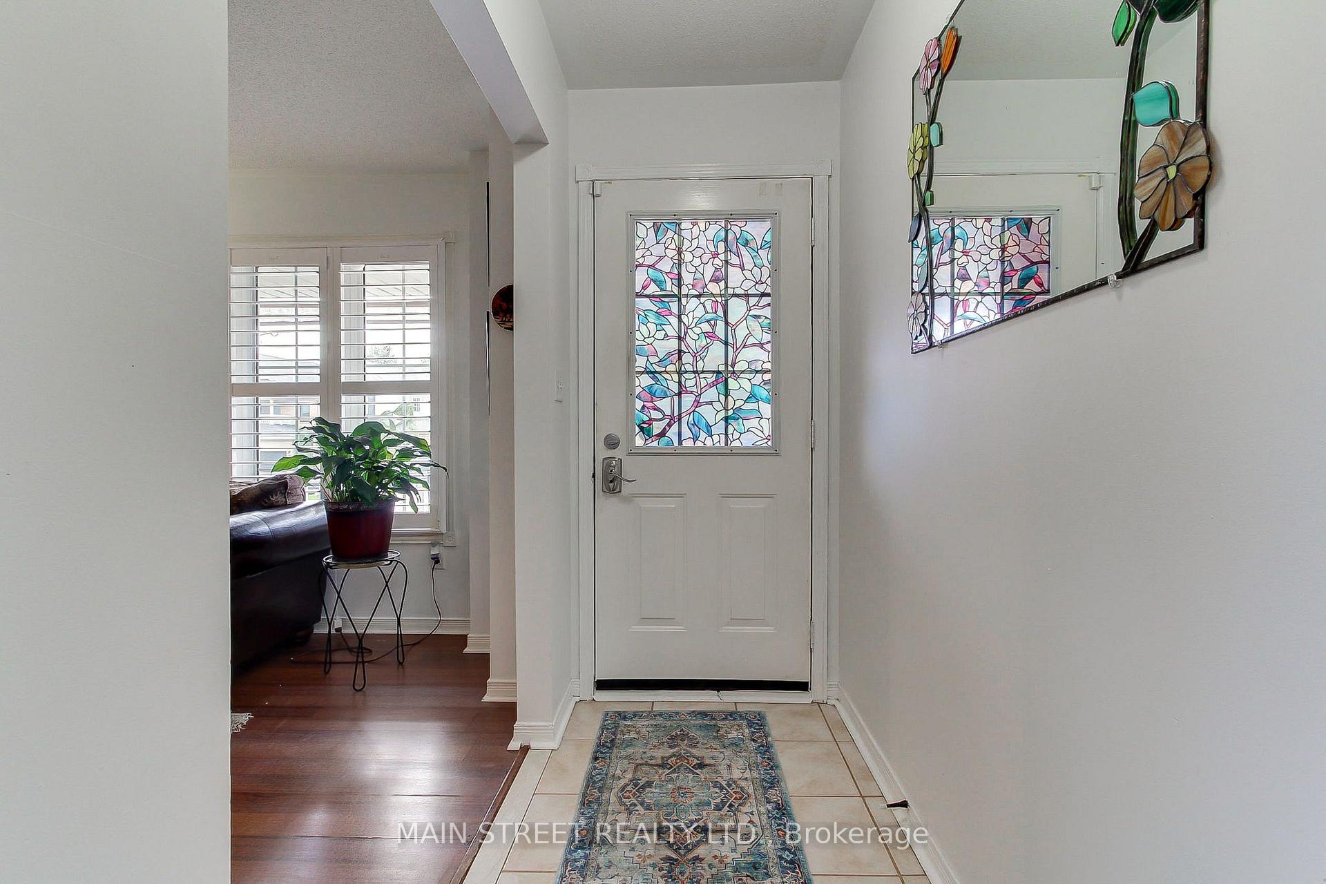 Photo 5 of 110 Crittenden Drive, Georgina, Keswick South — HOMEH