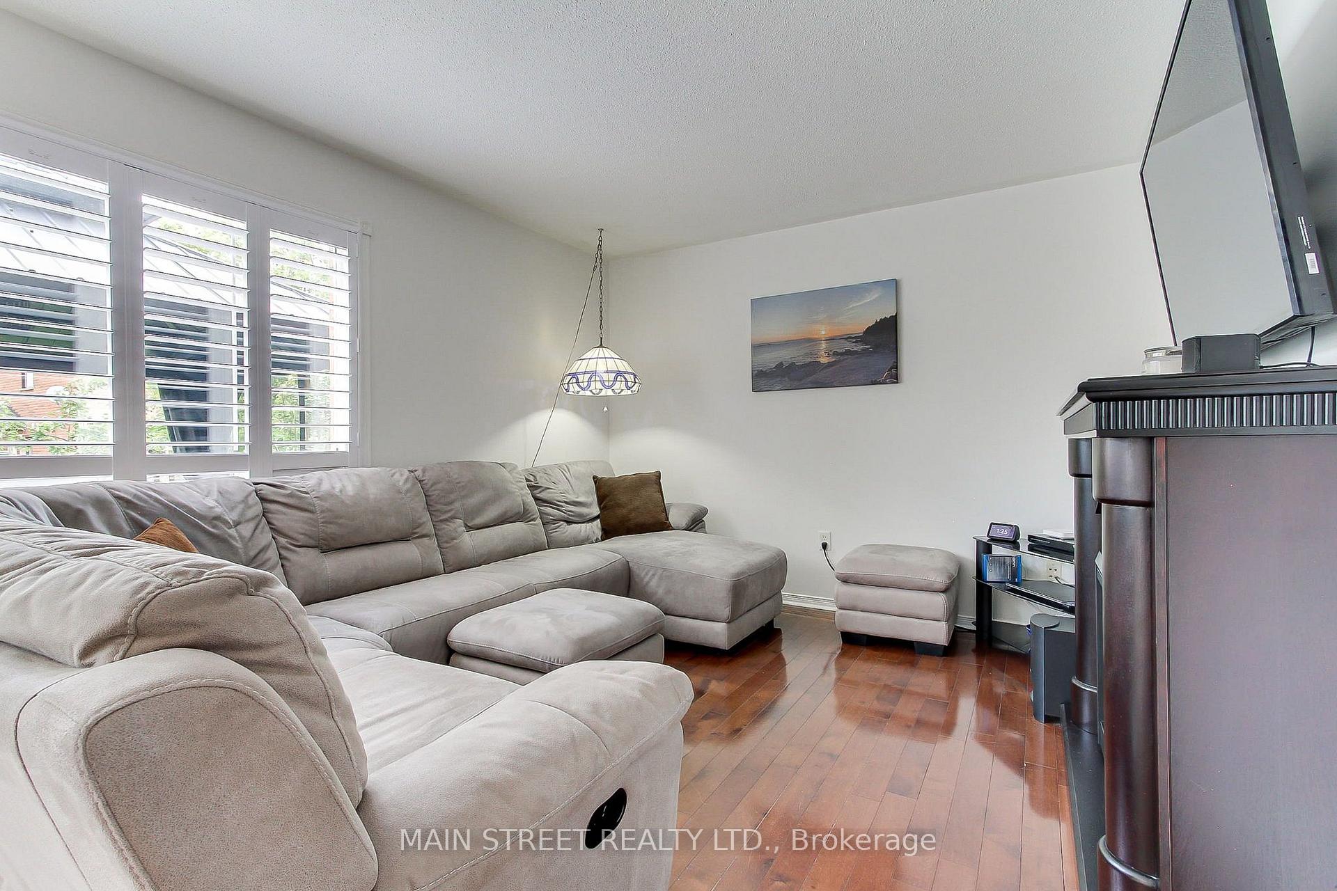 Photo 15 of 110 Crittenden Drive, Georgina, Keswick South — HOMEH