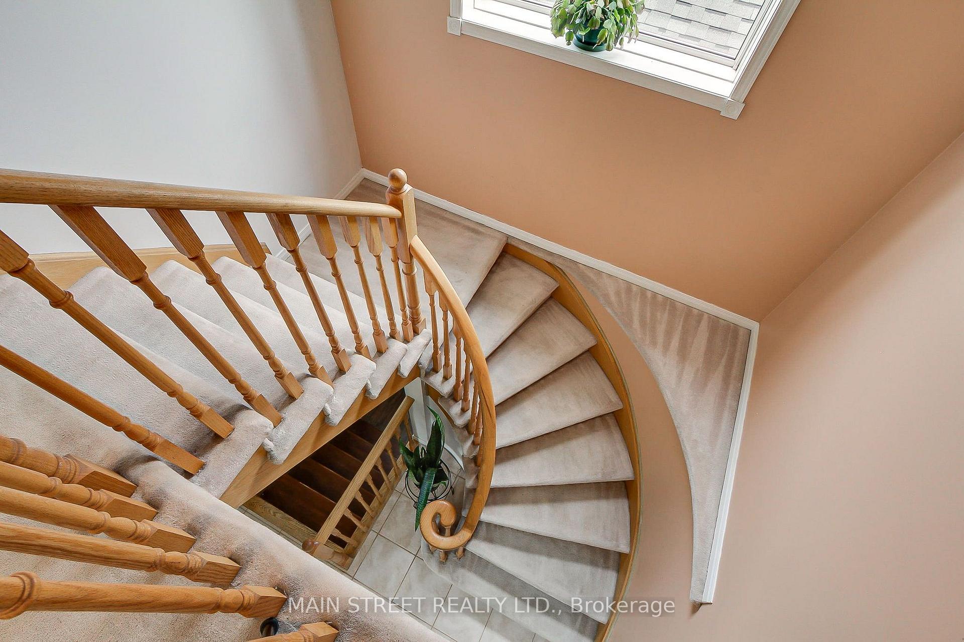 Photo 18 of 110 Crittenden Drive, Georgina, Keswick South — HOMEH