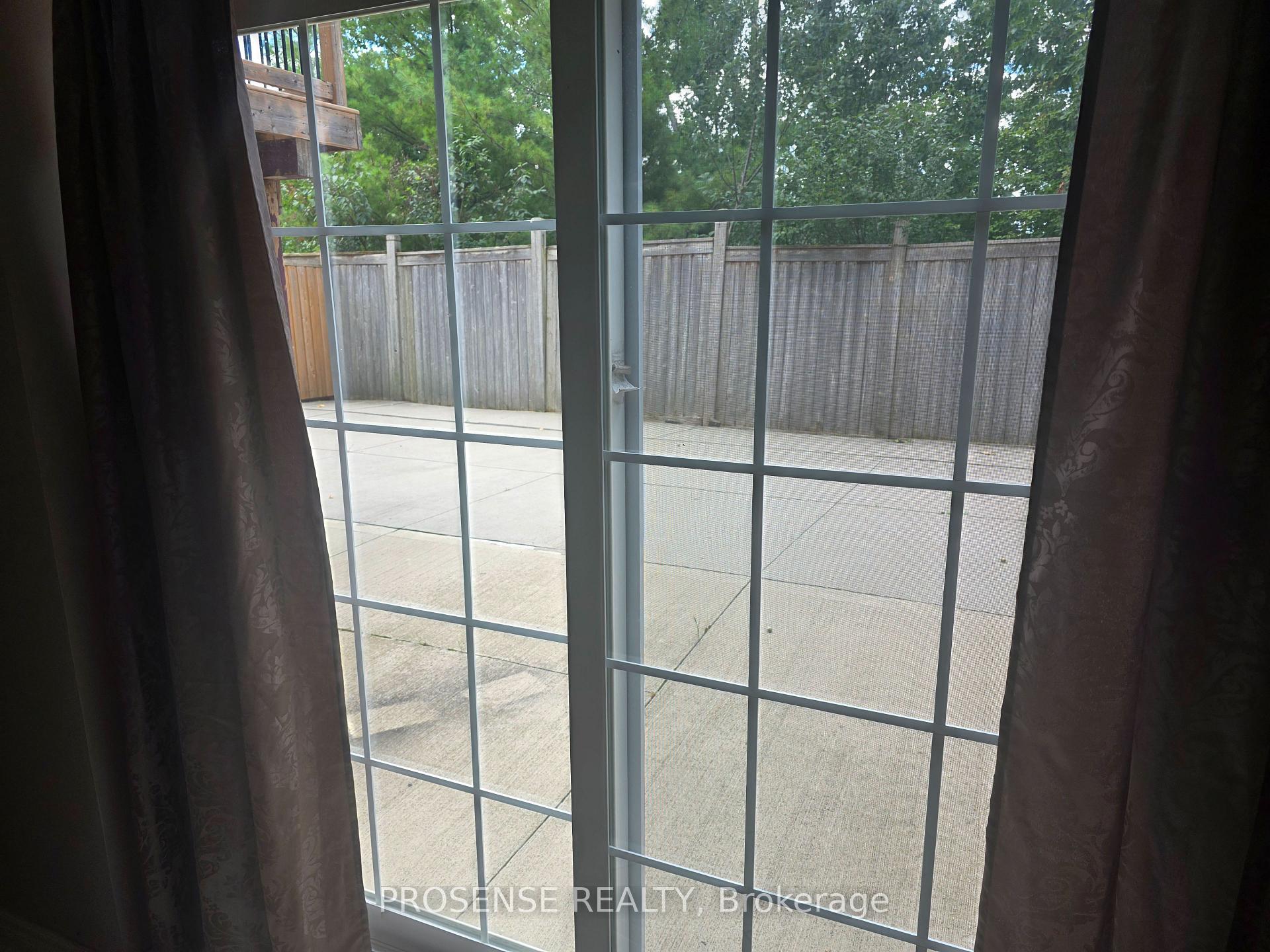 Photo 3 of 118 Rollingwood Bsmt Drive, Brampton, Fletcher's Creek South — HOMEH