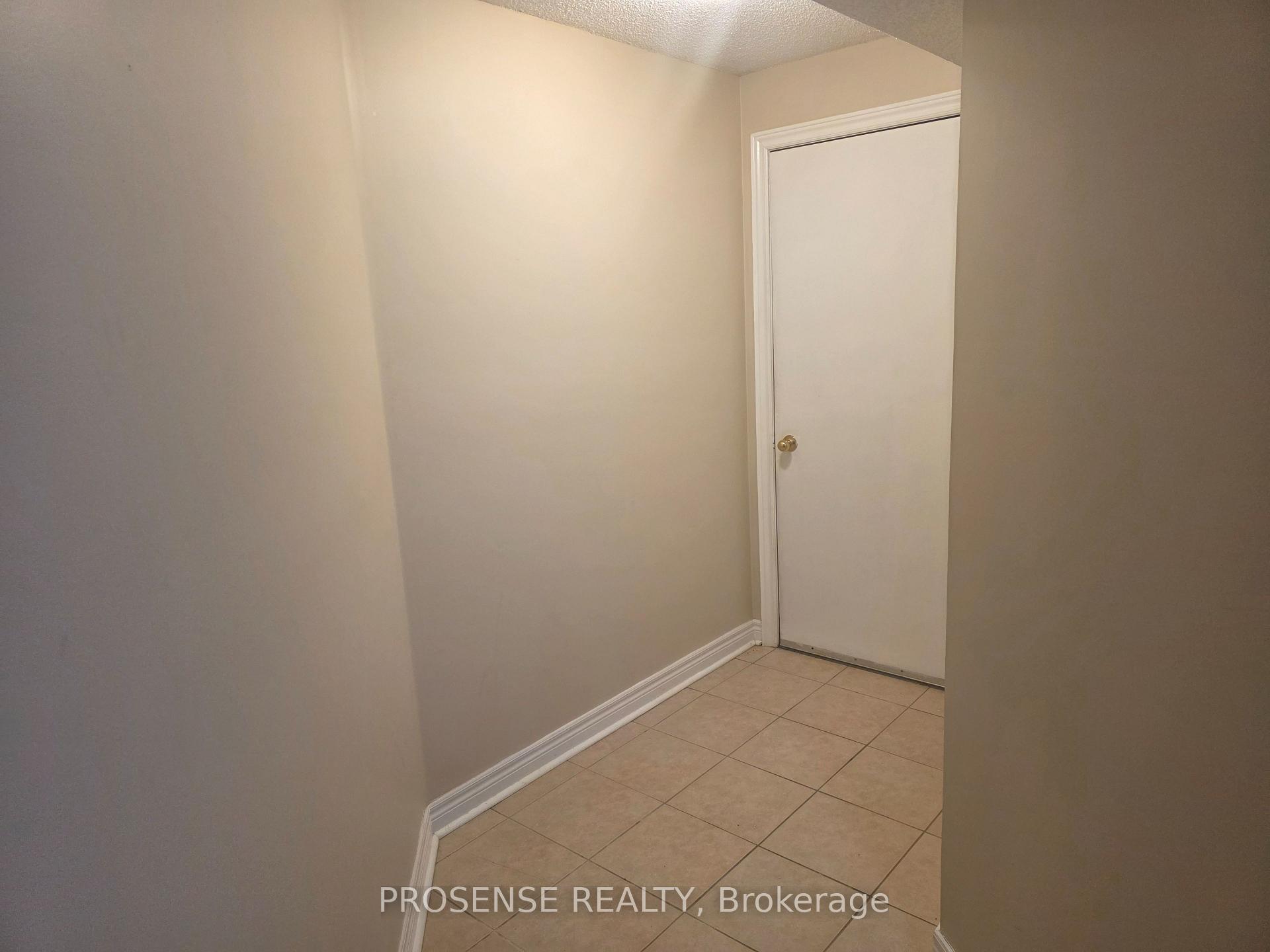 Photo 5 of 118 Rollingwood Bsmt Drive, Brampton, Fletcher's Creek South — HOMEH