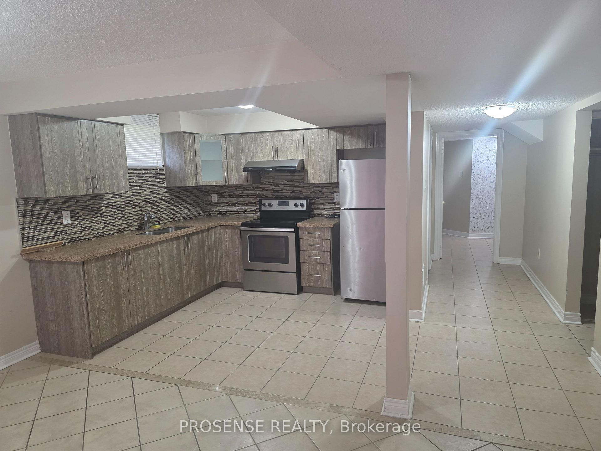 Photo 7 of 118 Rollingwood Bsmt Drive, Brampton, Fletcher's Creek South — HOMEH