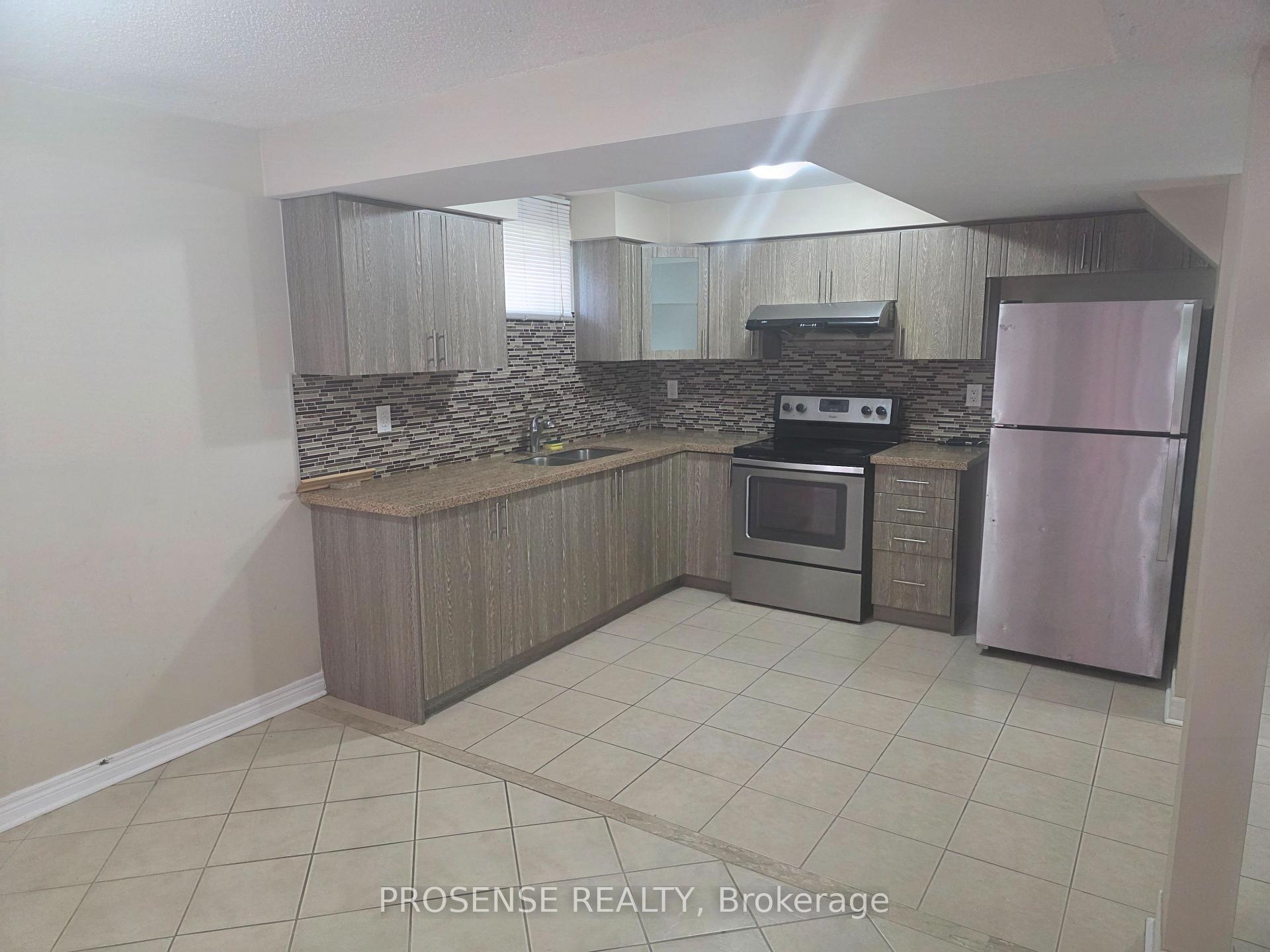 Photo 8 of 118 Rollingwood Bsmt Drive, Brampton, Fletcher's Creek South — HOMEH