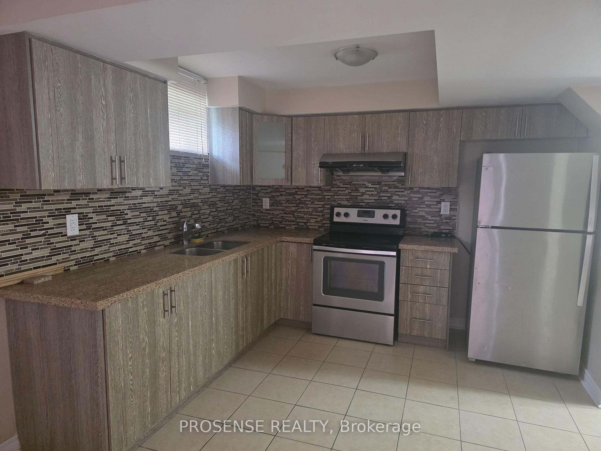 Photo 9 of 118 Rollingwood Bsmt Drive, Brampton, Fletcher's Creek South — HOMEH