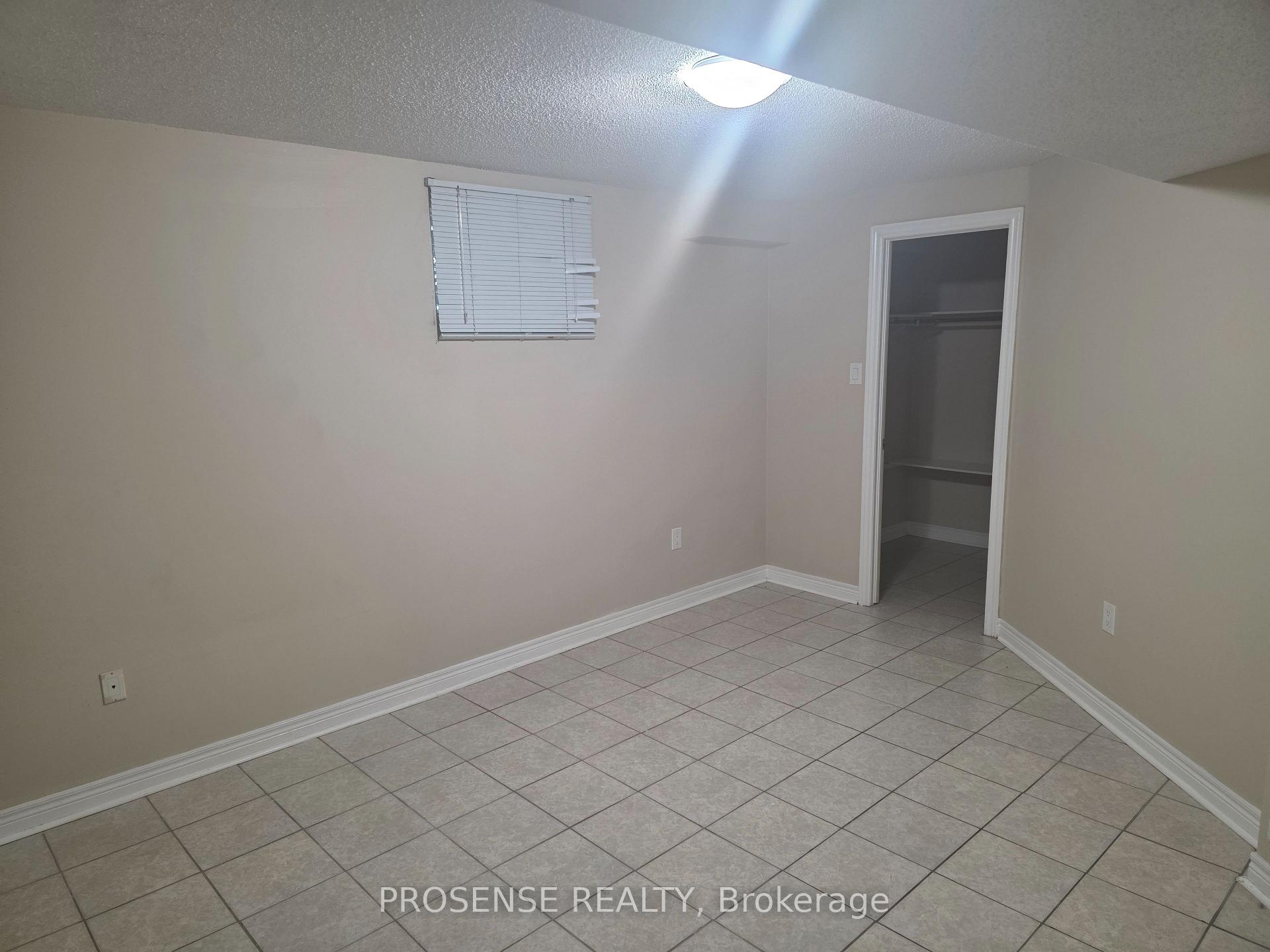 Photo 12 of 118 Rollingwood Bsmt Drive, Brampton, Fletcher's Creek South — HOMEH