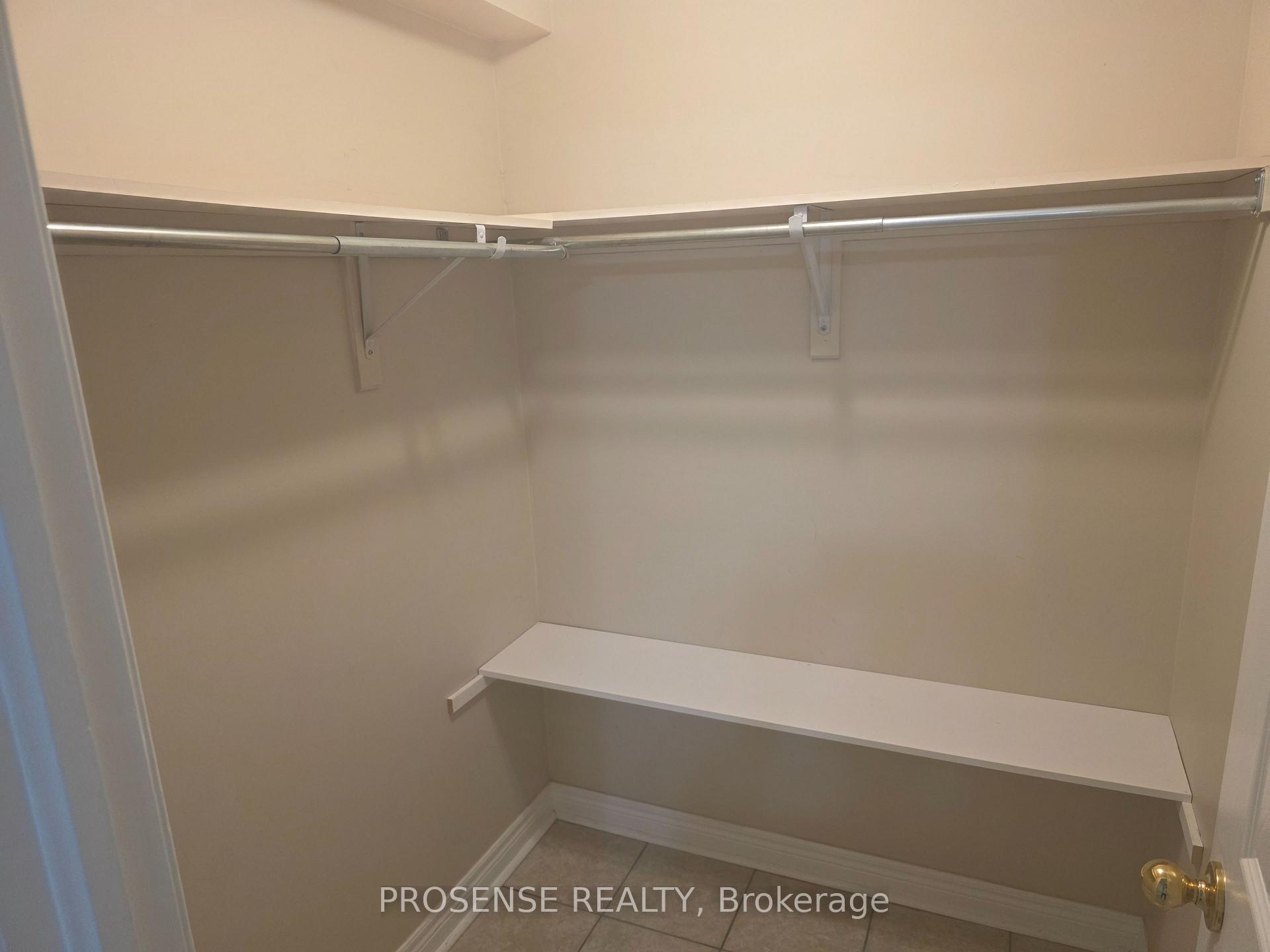 Photo 13 of 118 Rollingwood Bsmt Drive, Brampton, Fletcher's Creek South — HOMEH
