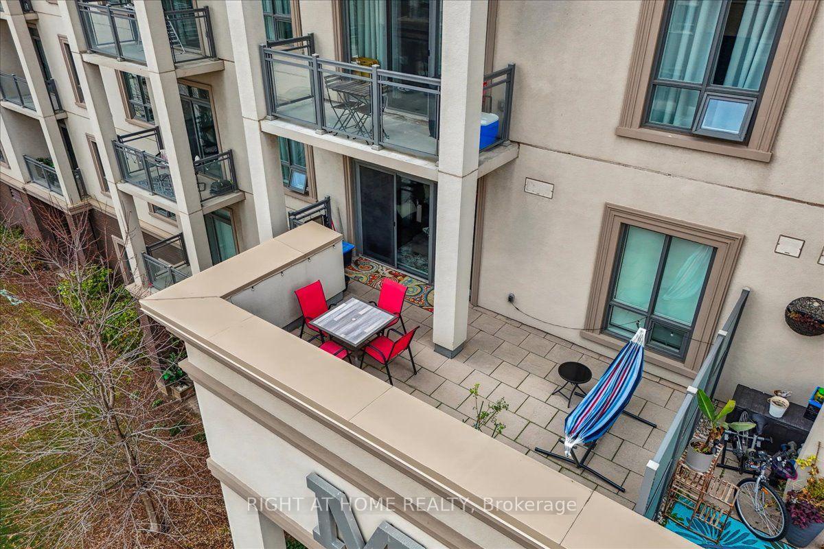Photo of Unit 301, 2490 Old Bronte Road