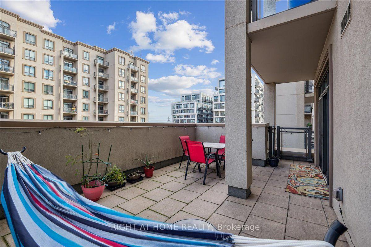 Photo 3 of Unit 301, 2490 Old Bronte Road, Oakville, Westmount — HOMEH