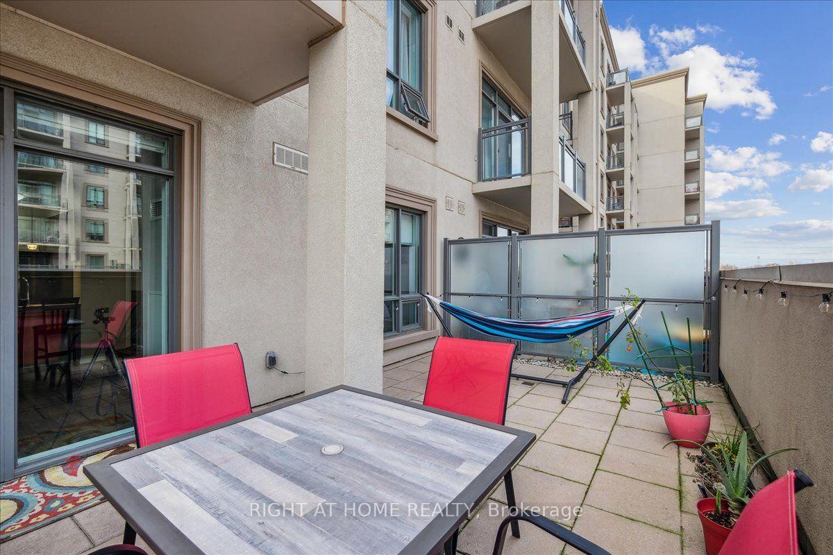 Photo 5 of Unit 301, 2490 Old Bronte Road, Oakville, Westmount — HOMEH