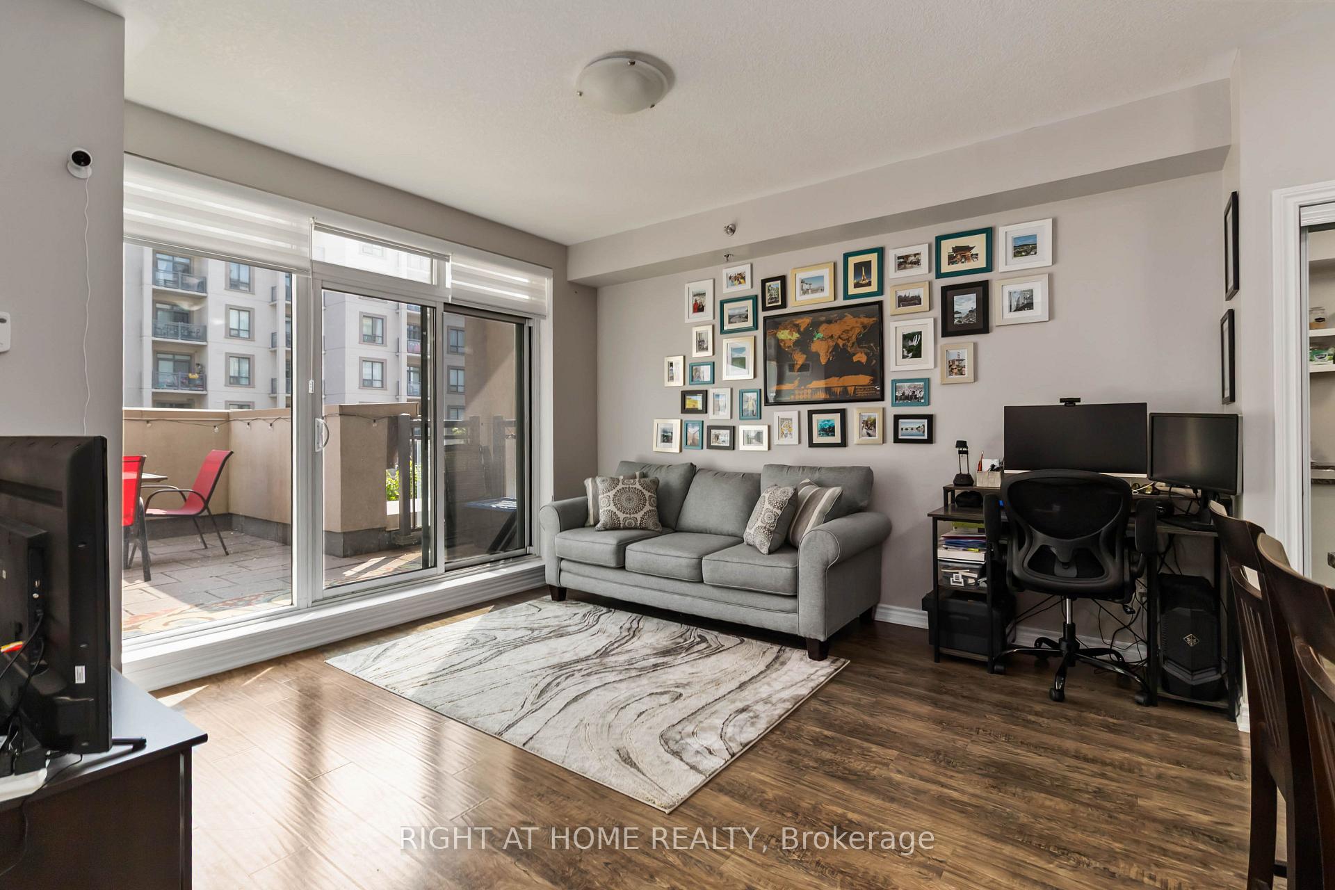 Photo 7 of Unit 301, 2490 Old Bronte Road, Oakville, Westmount — HOMEH
