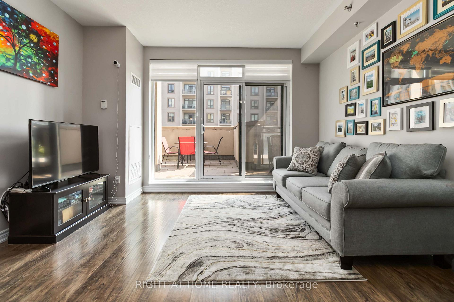 Photo 8 of Unit 301, 2490 Old Bronte Road, Oakville, Westmount — HOMEH
