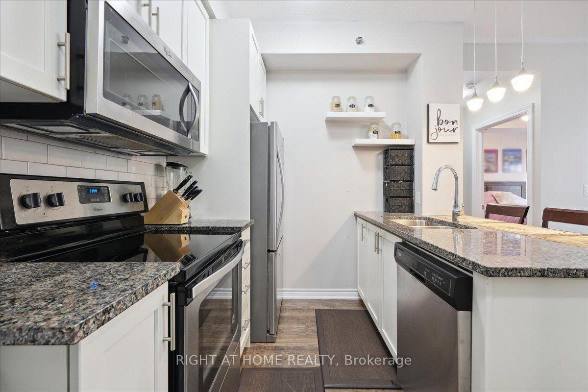 Photo 13 of Unit 301, 2490 Old Bronte Road, Oakville, Westmount — HOMEH
