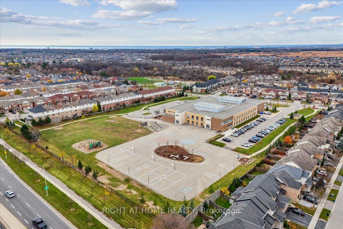 Photo 37 of Unit 301, 2490 Old Bronte Road, Oakville, Westmount — HOMEH