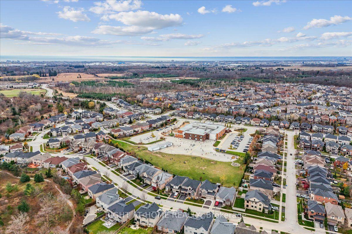 Photo 39 of Unit 301, 2490 Old Bronte Road, Oakville, Westmount — HOMEH