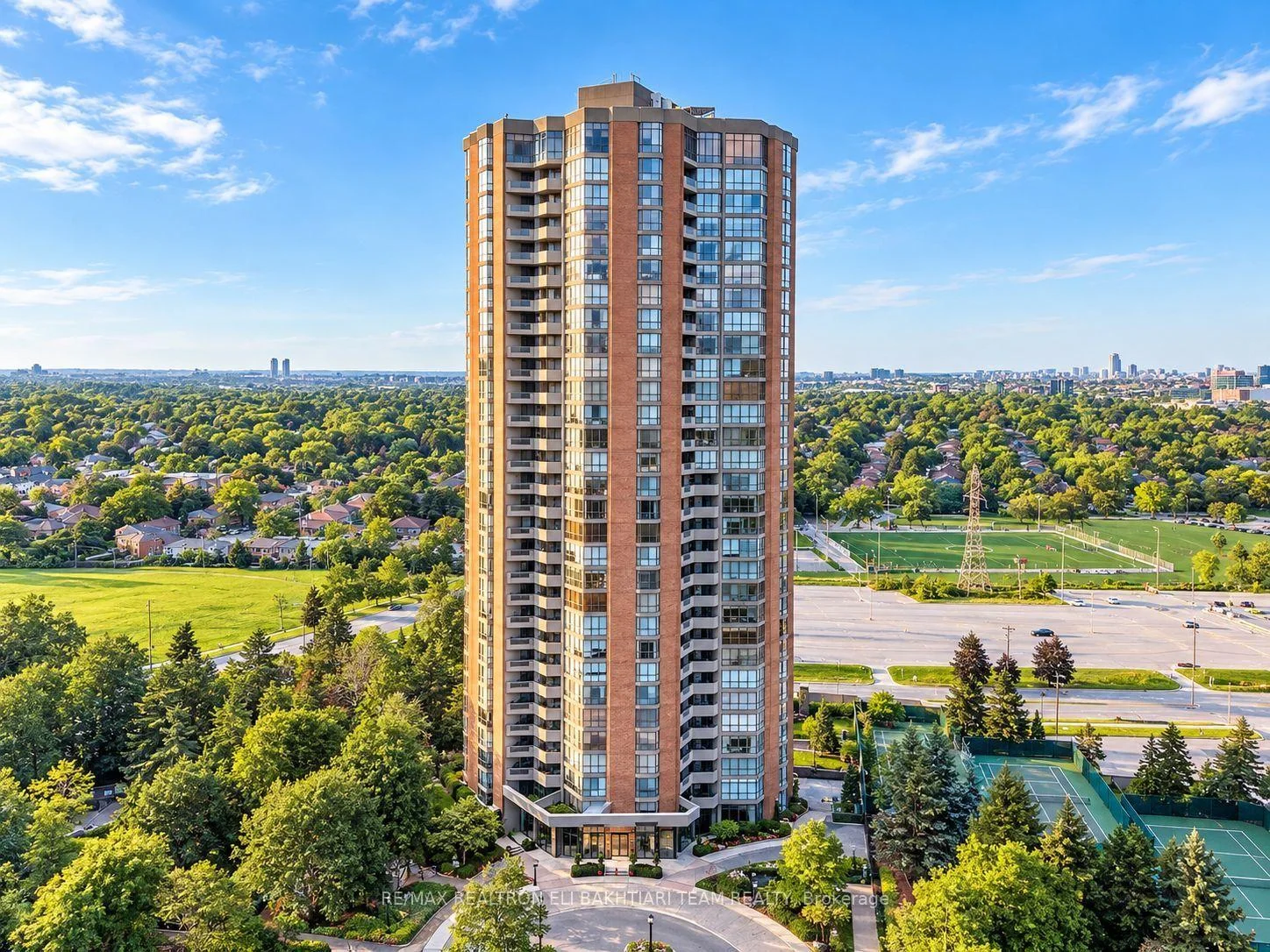 Photo 3 of Unit 502, 85 Skymark Drive, North York, Hillcrest Village — HOMEH
