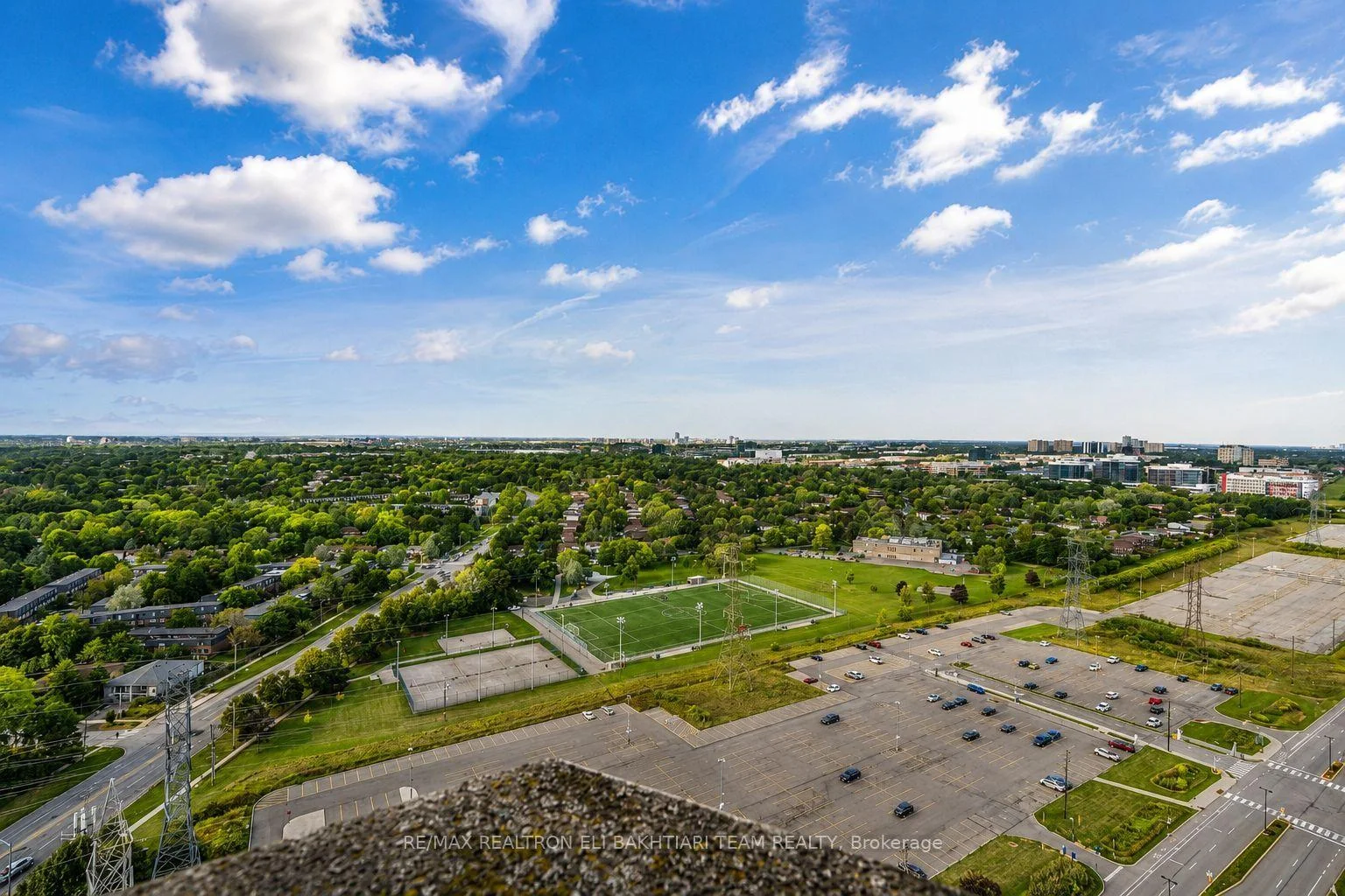 Photo 4 of Unit 502, 85 Skymark Drive, North York, Hillcrest Village — HOMEH