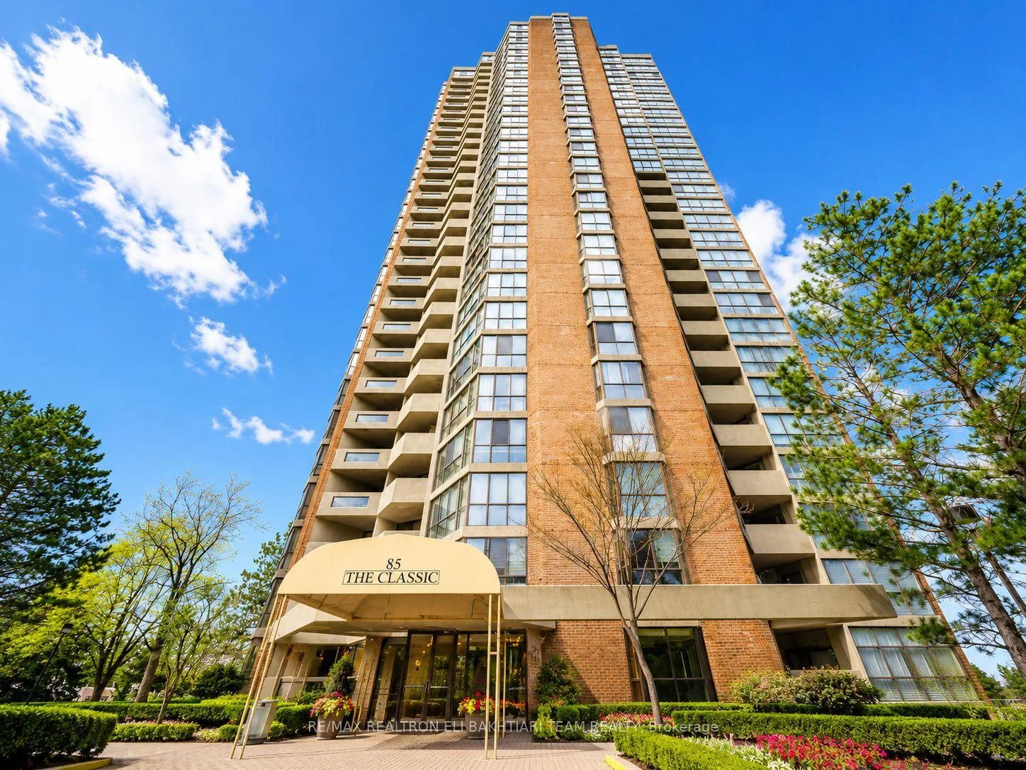 Photo 5 of Unit 502, 85 Skymark Drive, North York, Hillcrest Village — HOMEH
