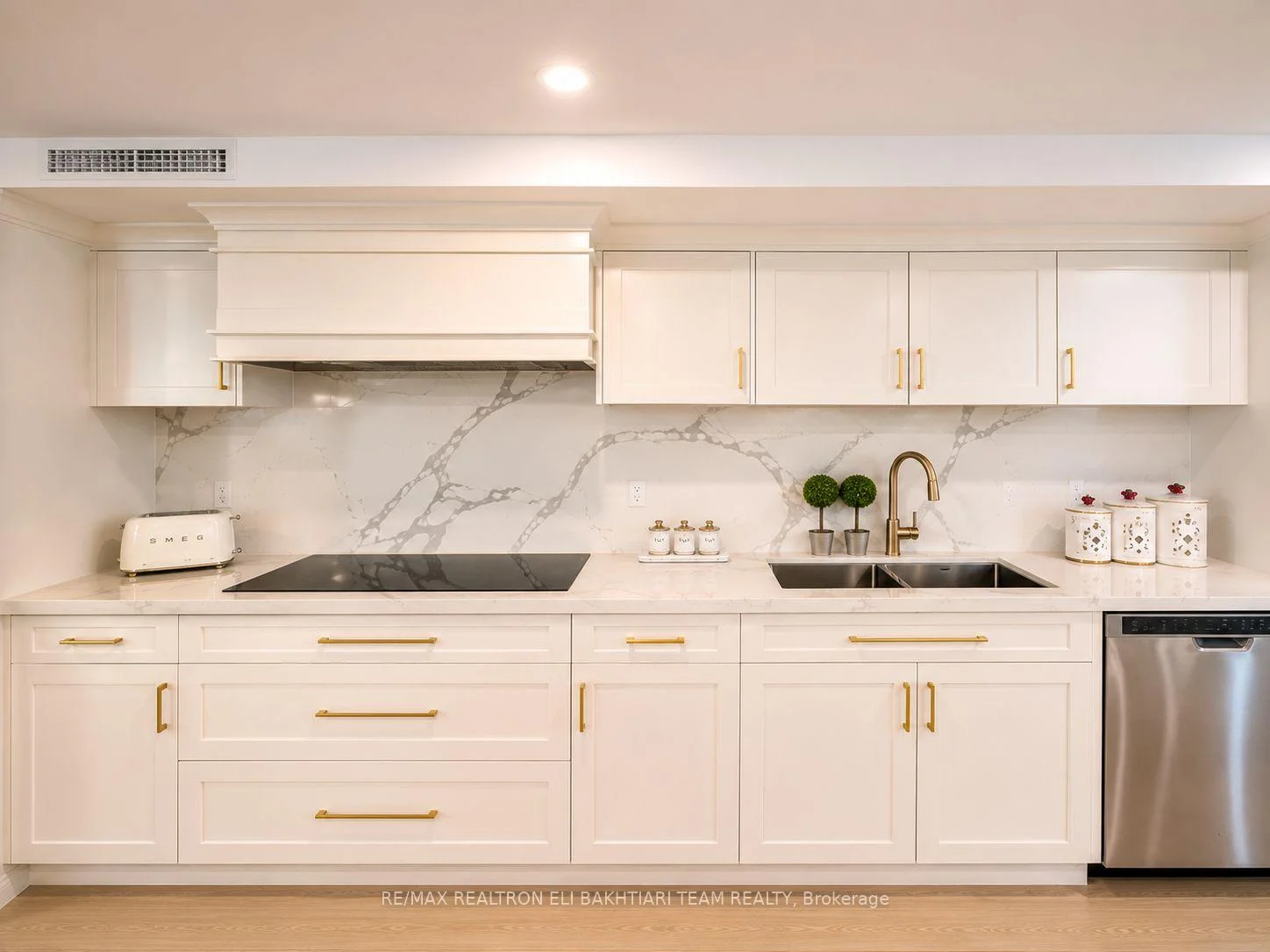 Photo 13 of Unit 502, 85 Skymark Drive, North York, Hillcrest Village — HOMEH