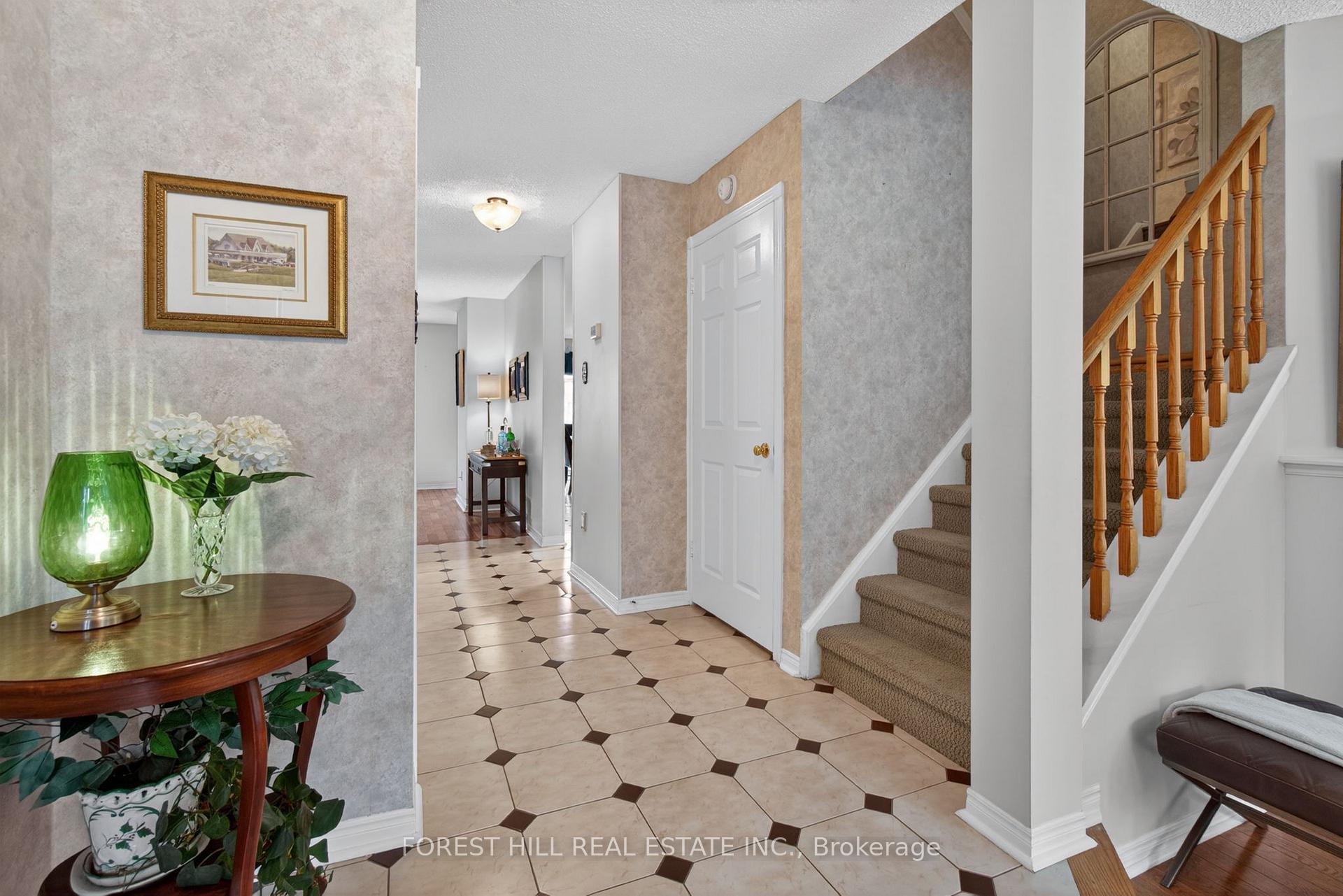 Photo 4 of Unit 30, 4635 Regents Terrace, Mississauga, Hurontario — HOMEH