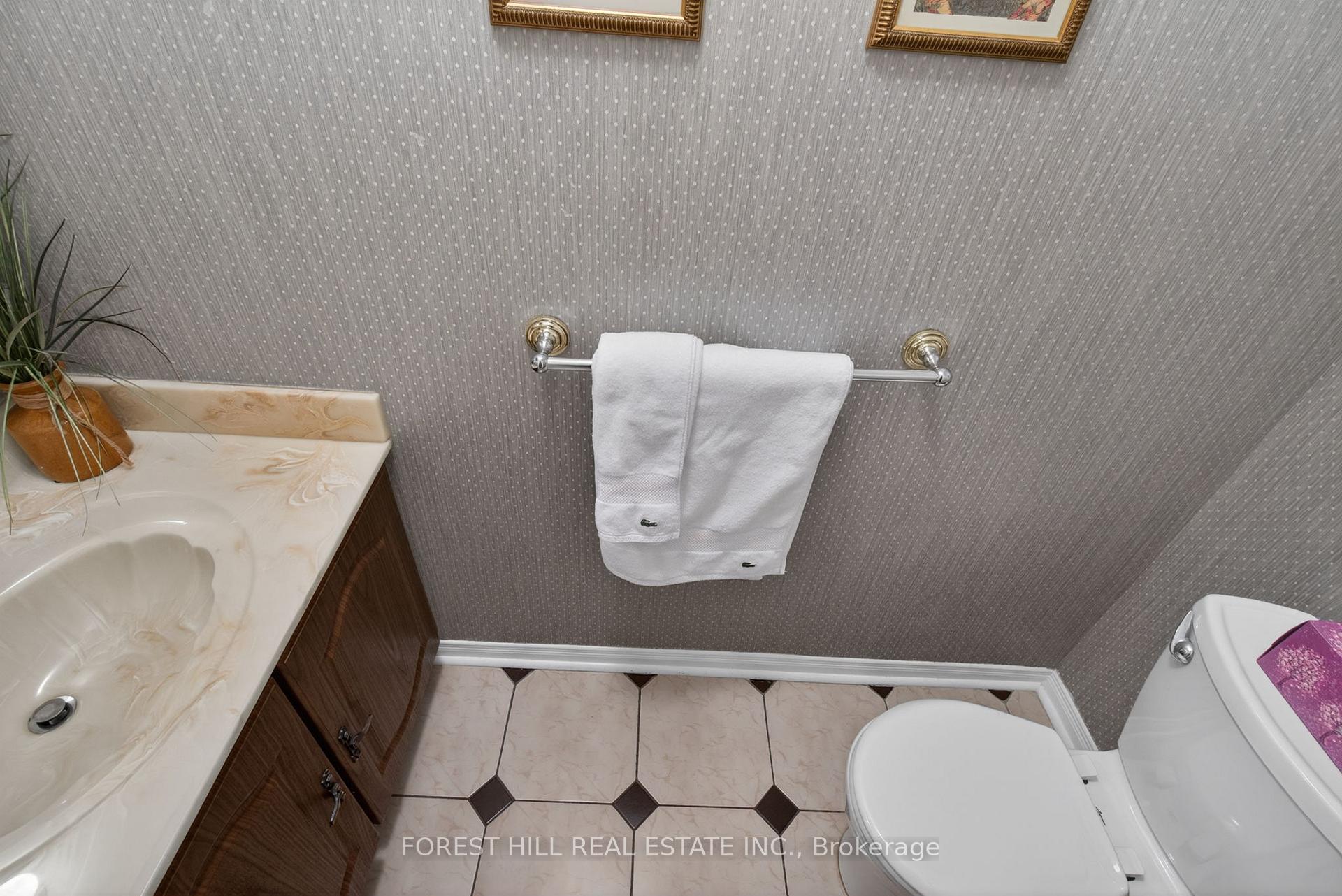 Photo 8 of Unit 30, 4635 Regents Terrace, Mississauga, Hurontario — HOMEH