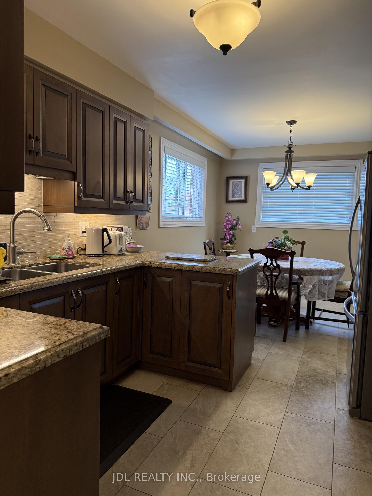 Photo 1 of Unit Room, 28 Orangewood Crescent, Scarborough, L'Amoreaux — HOMEH