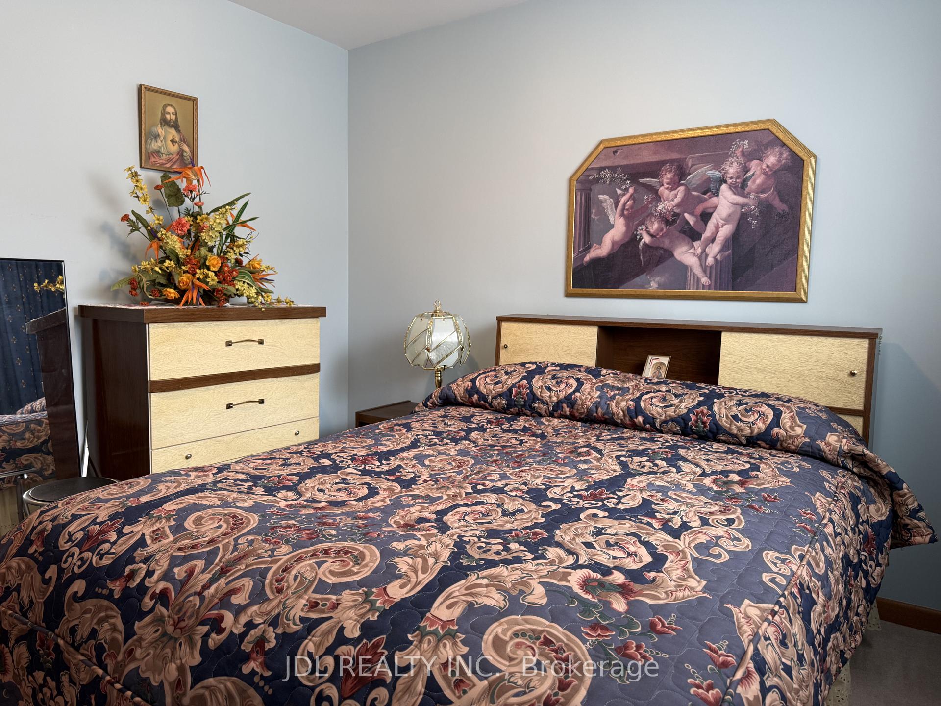 Photo 3 of Unit Room, 28 Orangewood Crescent, Scarborough, L'Amoreaux — HOMEH