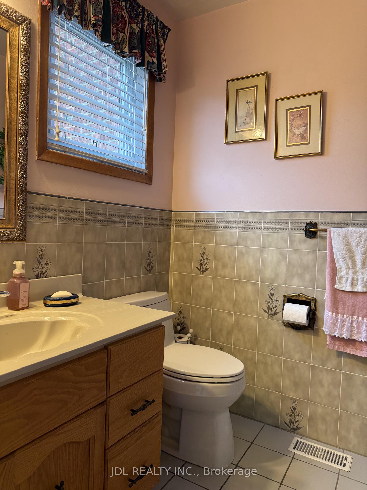 Photo 6 of Unit Room, 28 Orangewood Crescent, Scarborough, L'Amoreaux — HOMEH