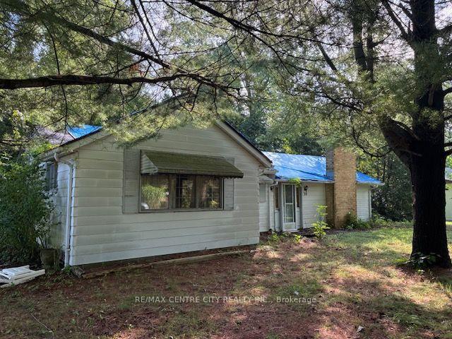 Photo 2 of 9644 Richardson Drive, Lambton Shores — HOMEH
