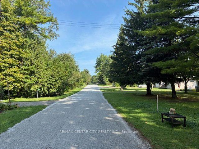 Photo 5 of 9644 Richardson Drive, Lambton Shores — HOMEH