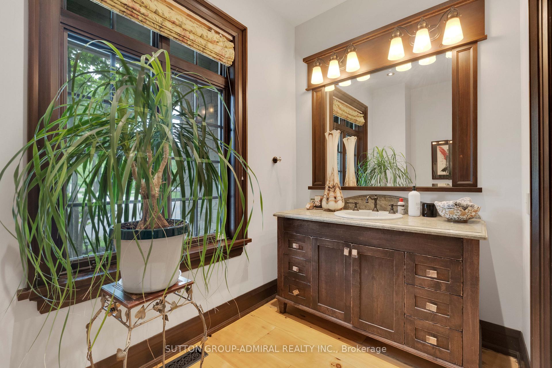 Photo 23 of 66 Scotch Valley Drive, King, King City — HOMEH