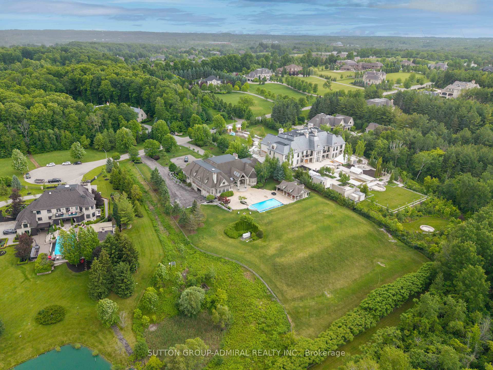 Photo 46 of 66 Scotch Valley Drive, King, King City — HOMEH