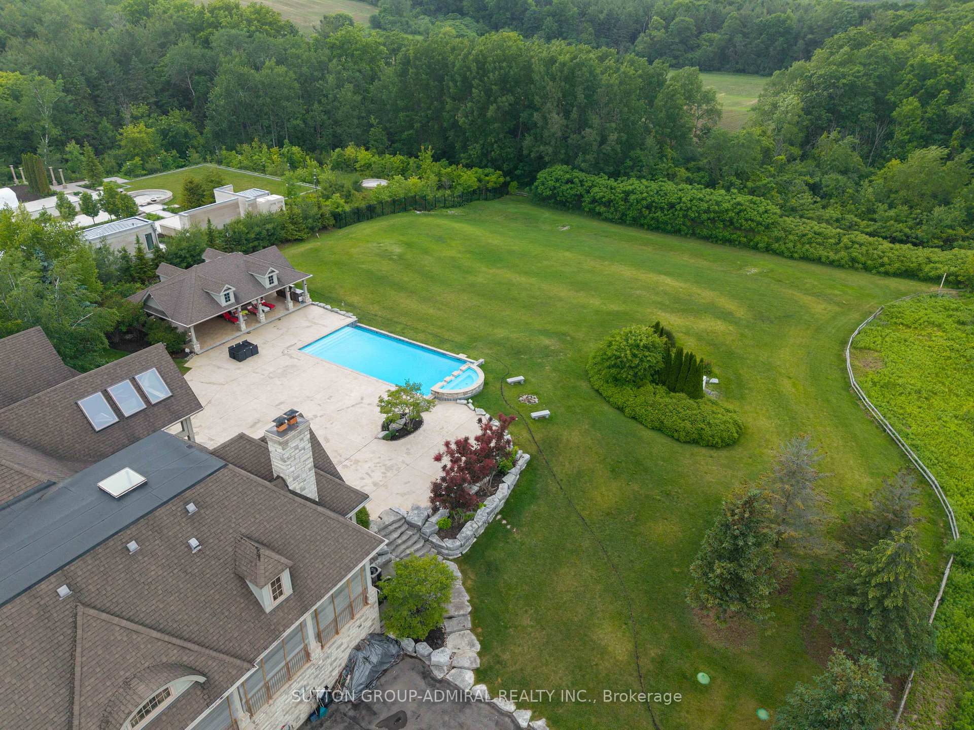 Photo 47 of 66 Scotch Valley Drive, King, King City — HOMEH