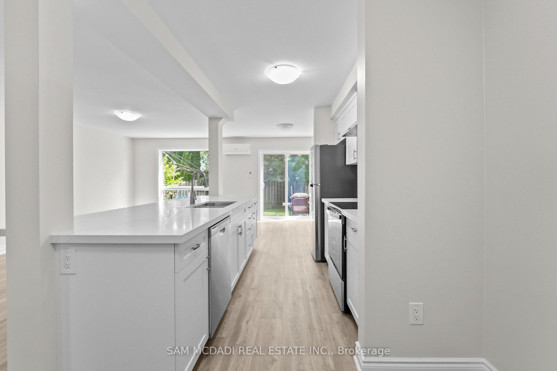 Photo 8 of 14 Birchfield Drive, Clarington, Courtice — HOMEH