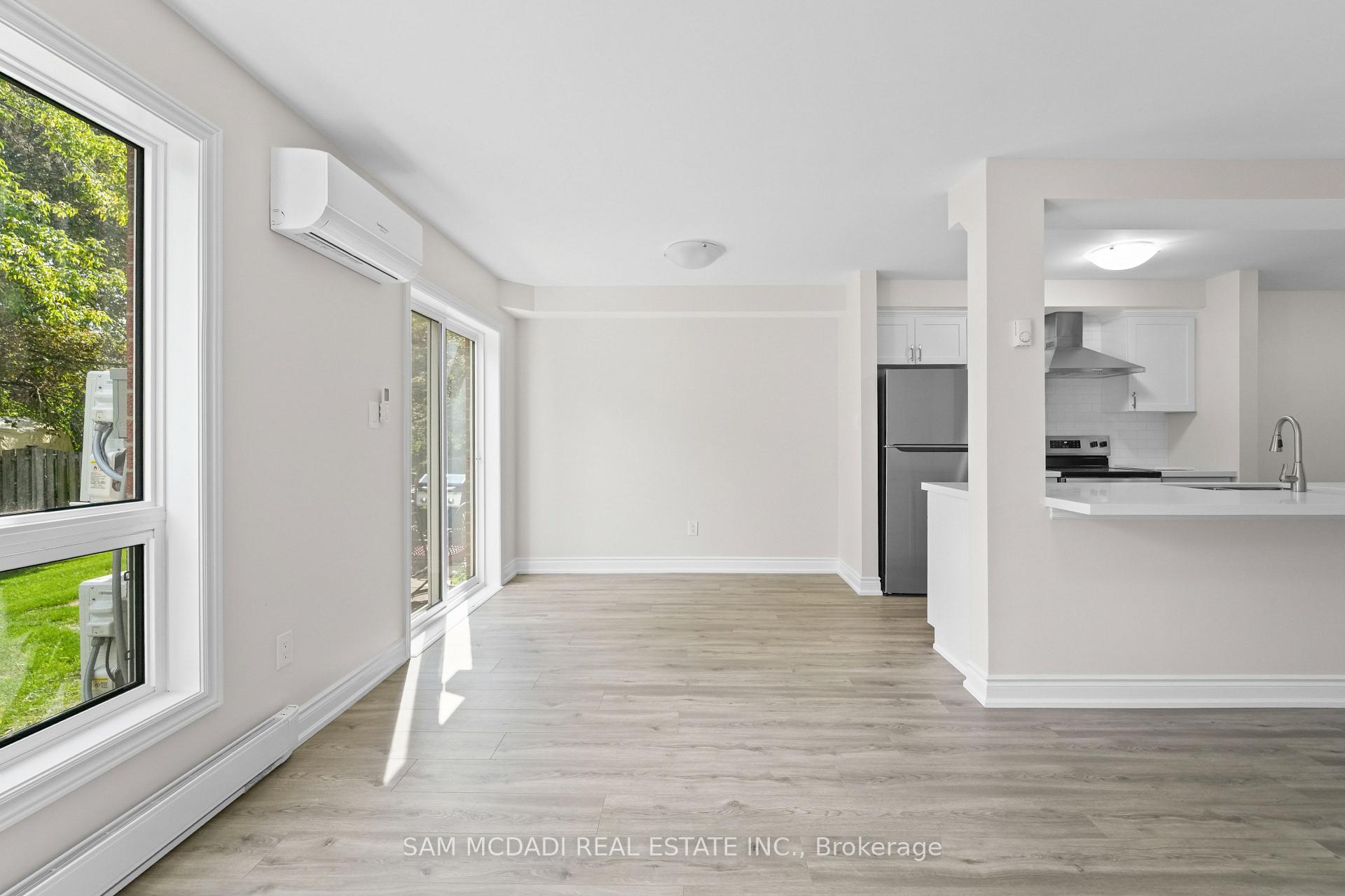 Photo 16 of 14 Birchfield Drive, Clarington, Courtice — HOMEH