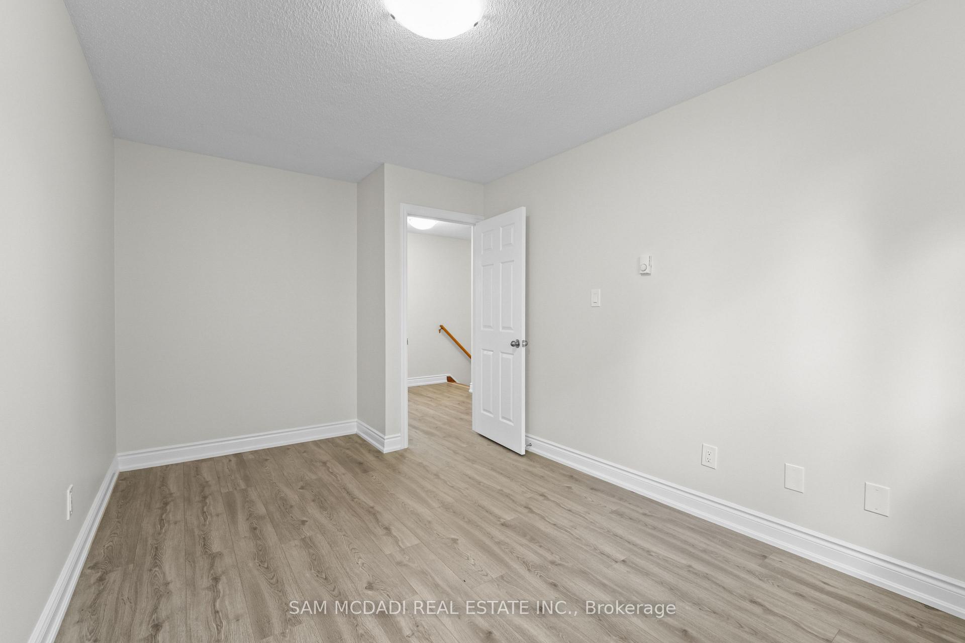 Photo 20 of 14 Birchfield Drive, Clarington, Courtice — HOMEH