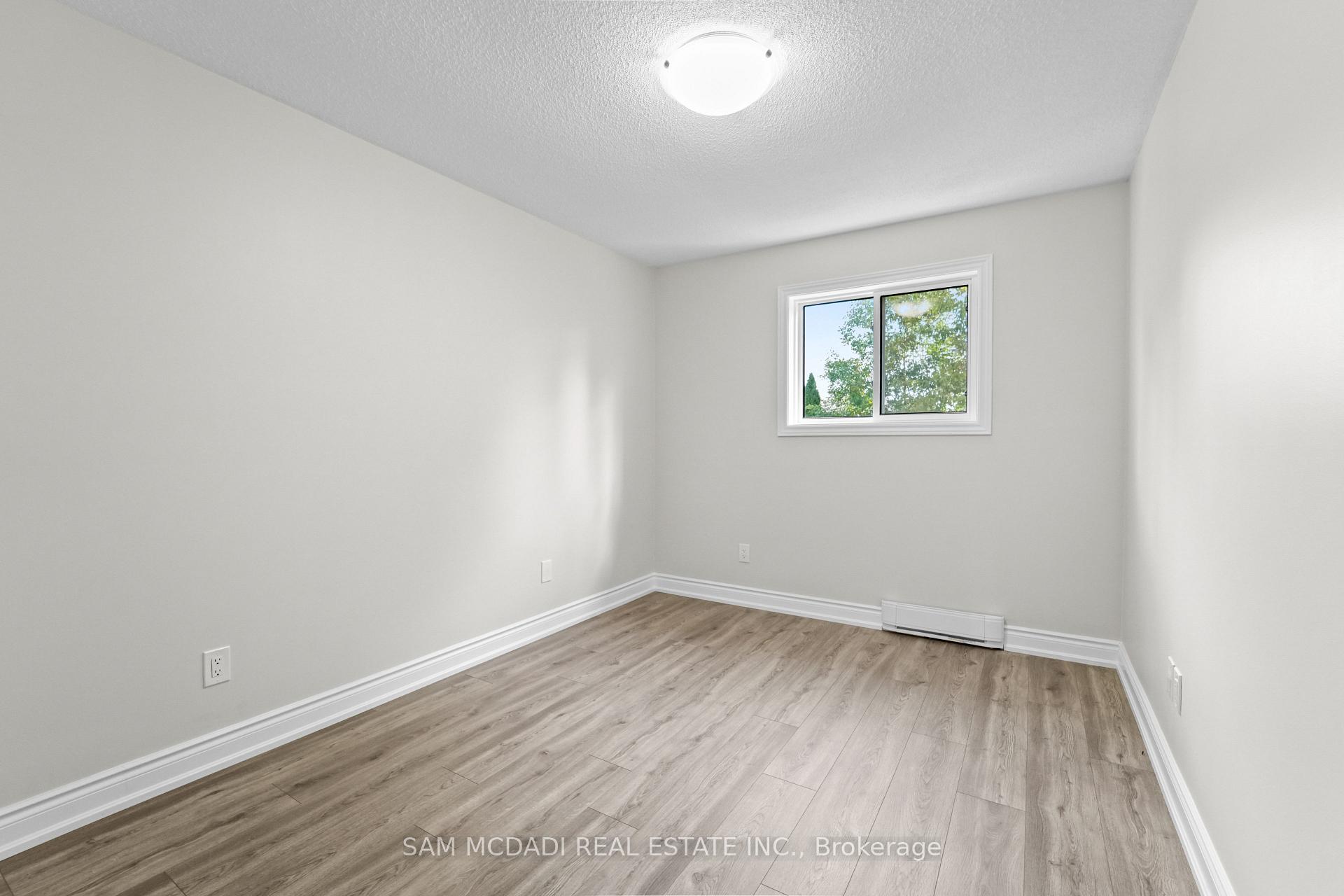 Photo 21 of 14 Birchfield Drive, Clarington, Courtice — HOMEH