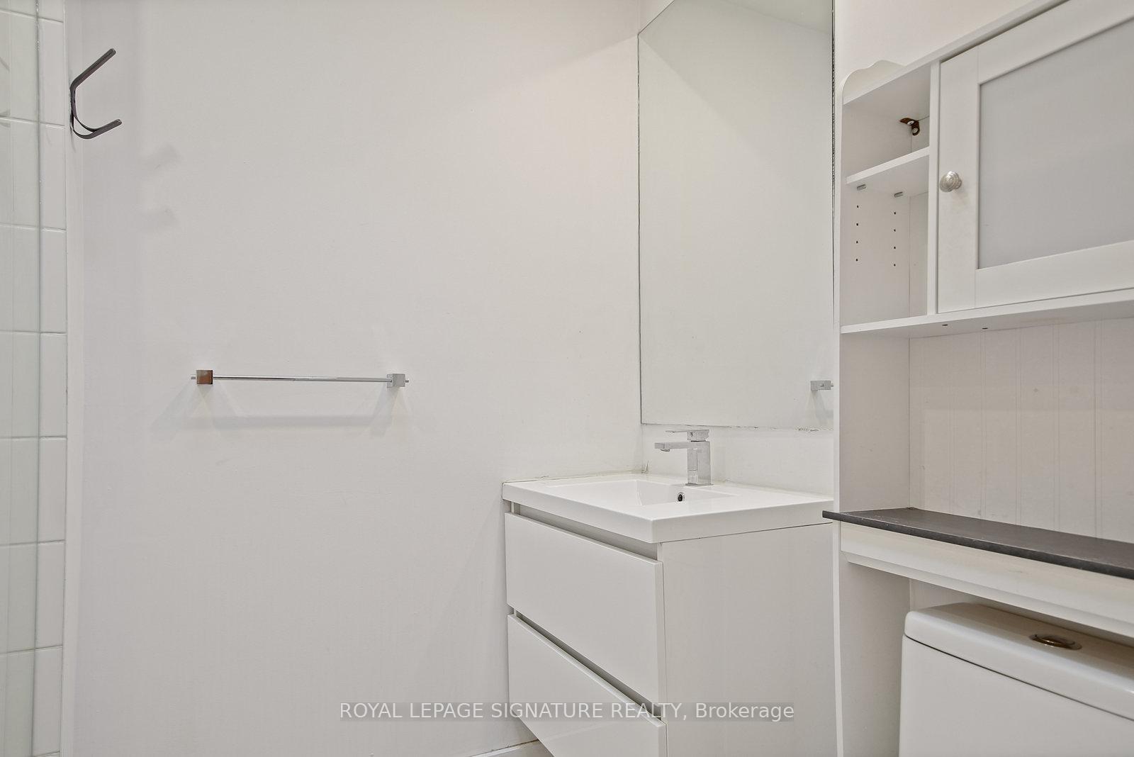 Photo 19 of Unit Upper, 1048 Queen Street W, Toronto, Trinity-Bellwoods — HOMEH